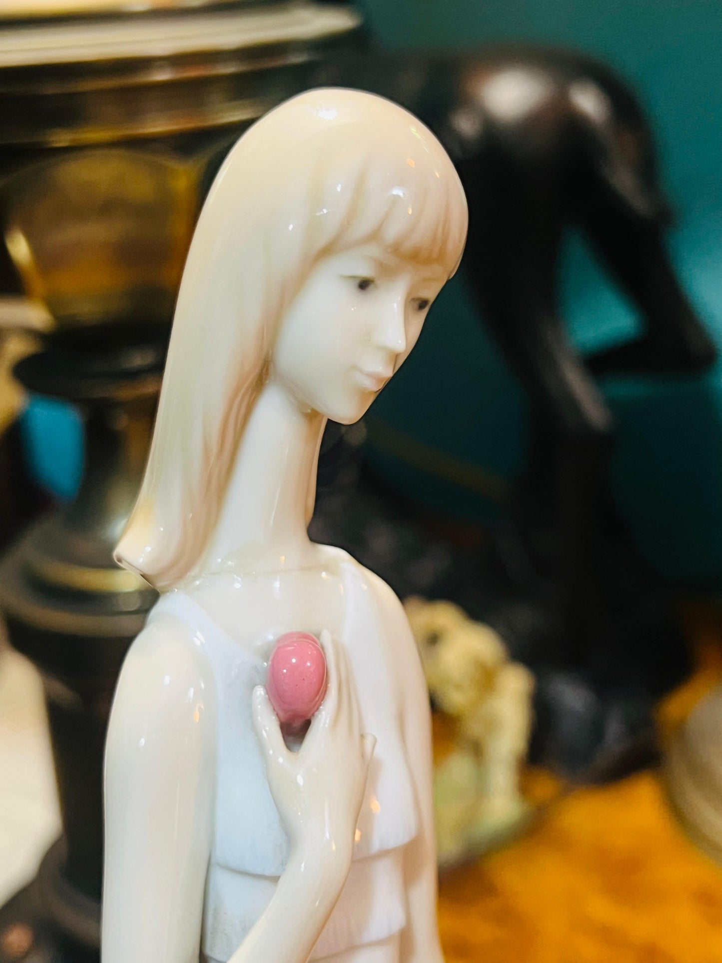 📸 Girl in photo pose 📸 Lladro 1028, Year of issue 1970 📸