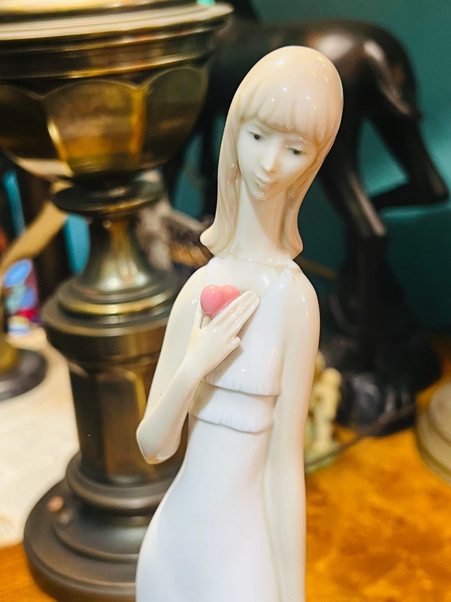 📸 Girl in photo pose 📸 Lladro 1028, Year of issue 1970 📸