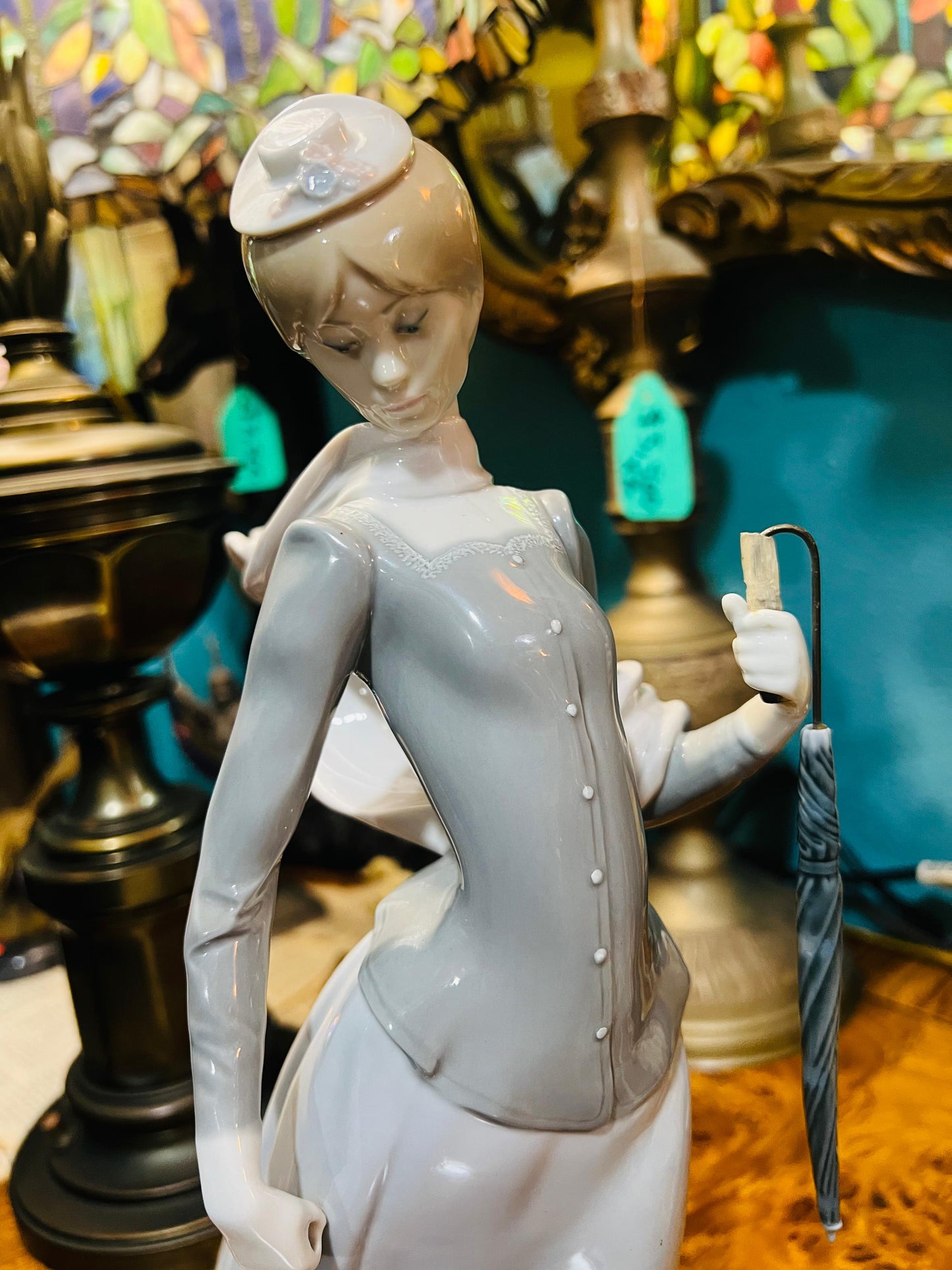 🌸Dama con chal, Lladro 8679, Emision 2014🌸
