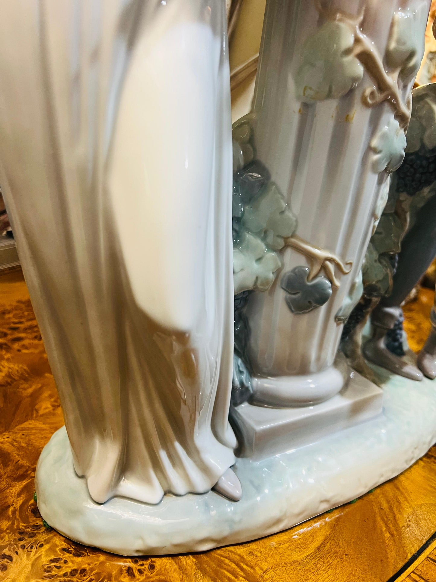 🌟 Escultura de Porcelana Fina Lladro 4750 - Romeo y Julieta  🕊️✨