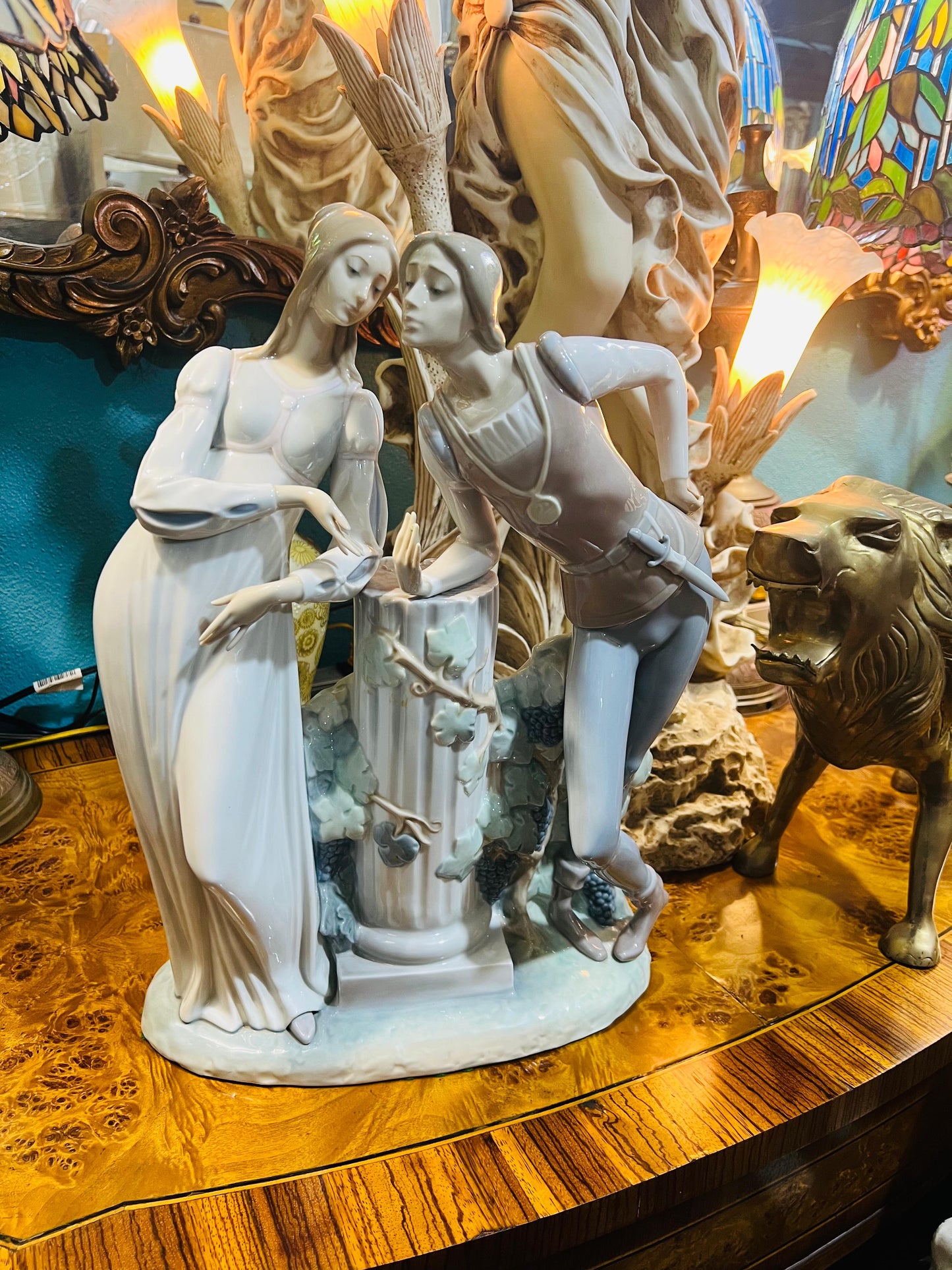 🌟 Escultura de Porcelana Fina Lladro 4750 - Romeo y Julieta  🕊️✨