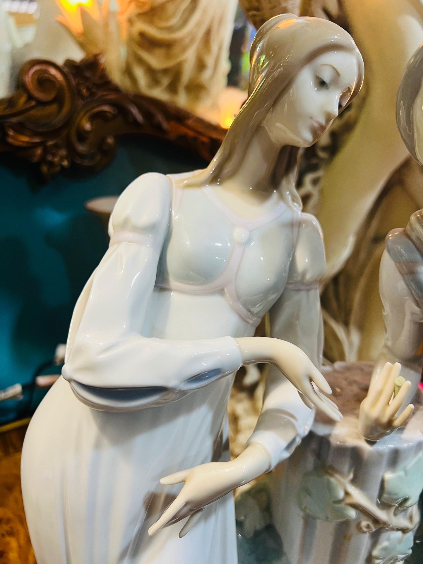 🌟 Escultura de Porcelana Fina Lladro 4750 - Romeo y Julieta  🕊️✨