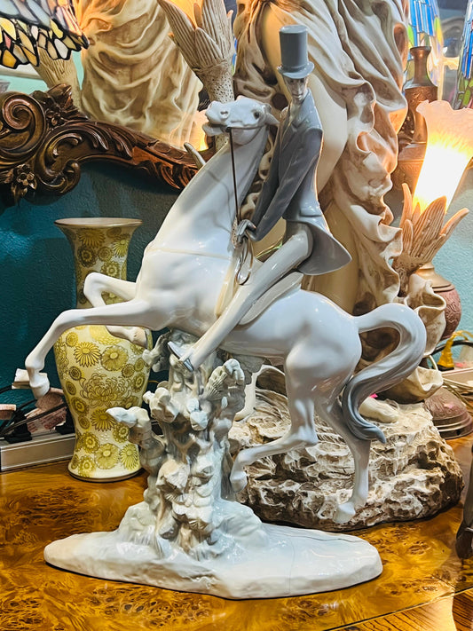 🌟 🌟 Horseman - Lladro 4515, Knight Mounted on Horseback - Authentic and Vintage Year of Issue 1969 and Retired in 1985. 🕊️✨ 🕊️✨