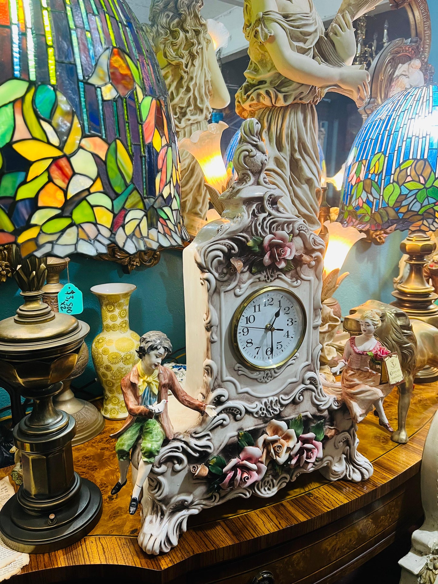 🕰️✨Reloj Capo Del Monte con Detalles Florales del Siglo XIX ✨🕰️