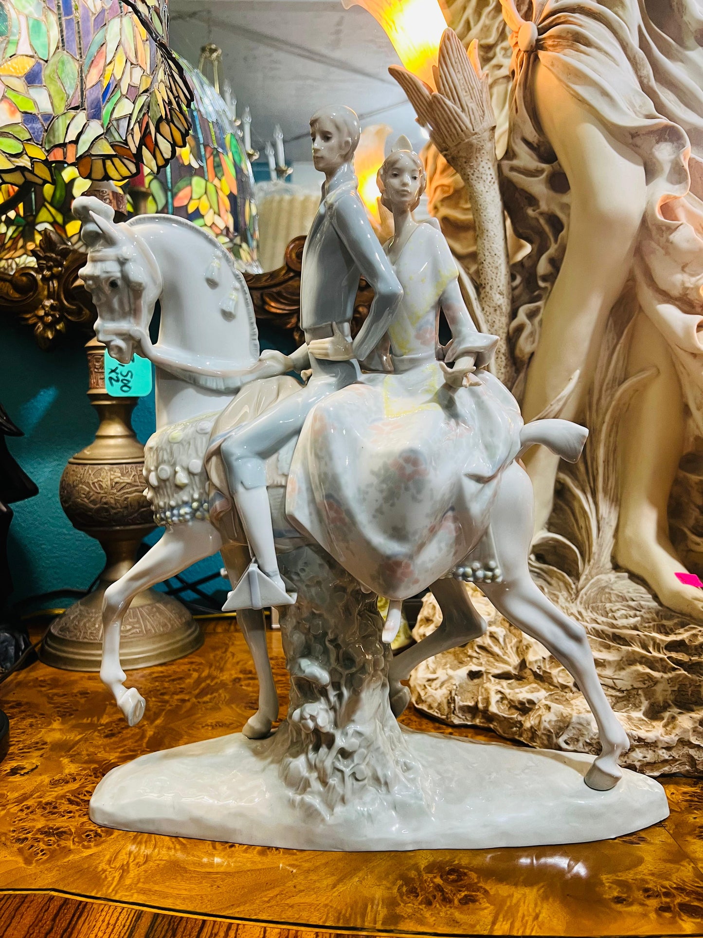 🌟 Lladro Fine Porcelain Sculpture 4648 - Valencianos Group, year of issue 1969 🕊️✨