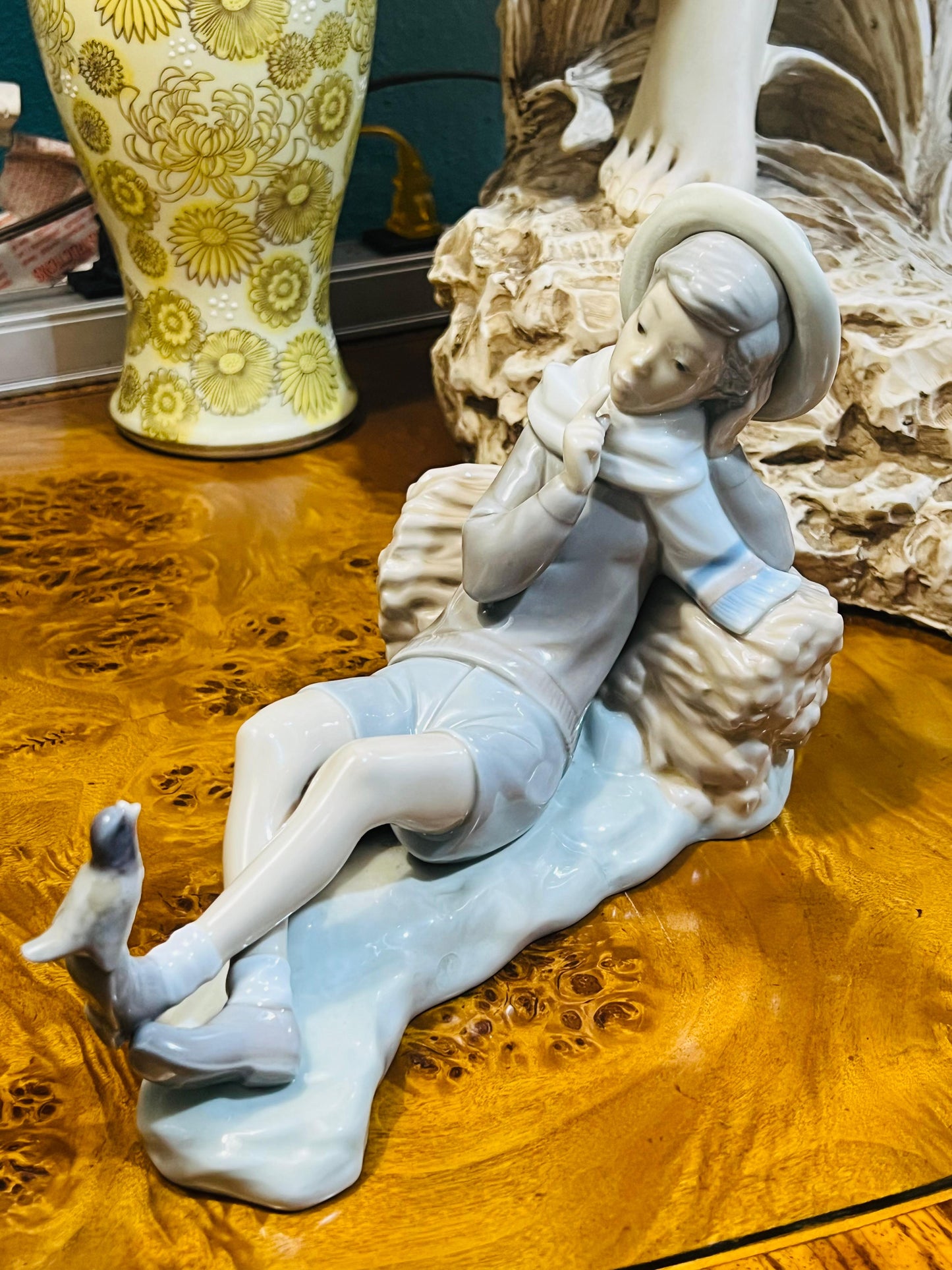 🌟 Escultura de Porcelana Fina - Pastorcito Con Pajaro Lladro #4730, Emision 1970 🕊️✨