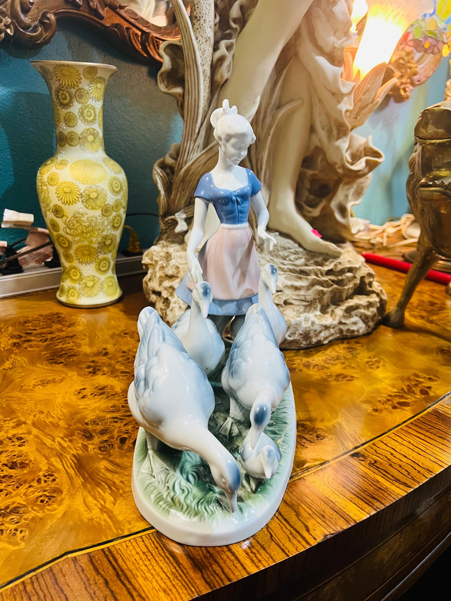 🪶Woman with Geese, Fine Porcelain🎨Year of Issue: Vintage 1960📅🪶