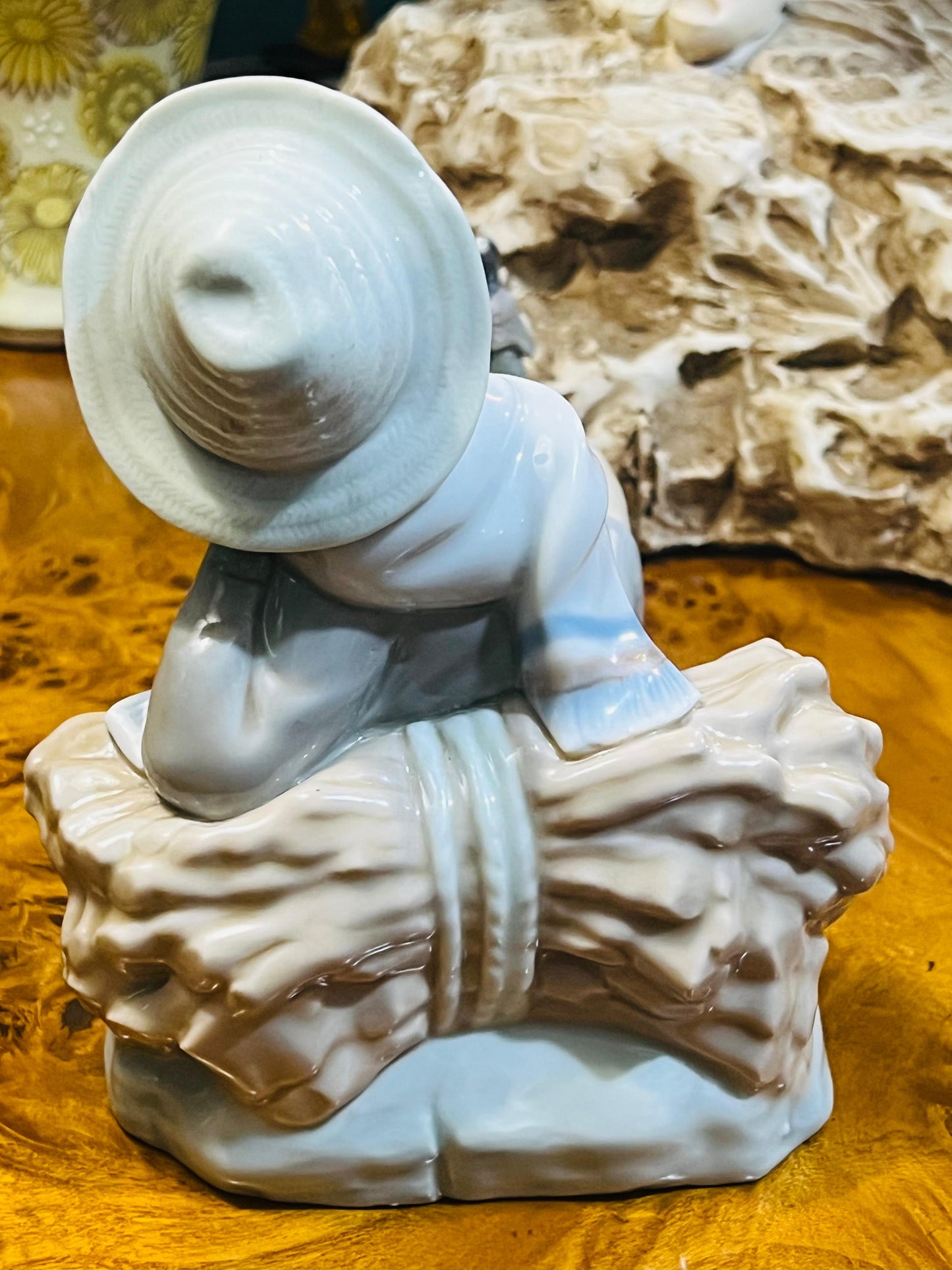 🌟 Escultura de Porcelana Fina - Pastorcito Con Pajaro Lladro #4730, Emision 1970 🕊️✨