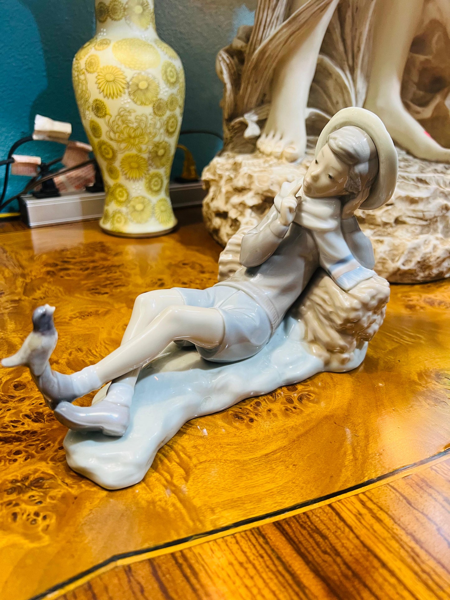 🌟 Escultura de Porcelana Fina - Pastorcito Con Pajaro Lladro #4730, Emision 1970 🕊️✨