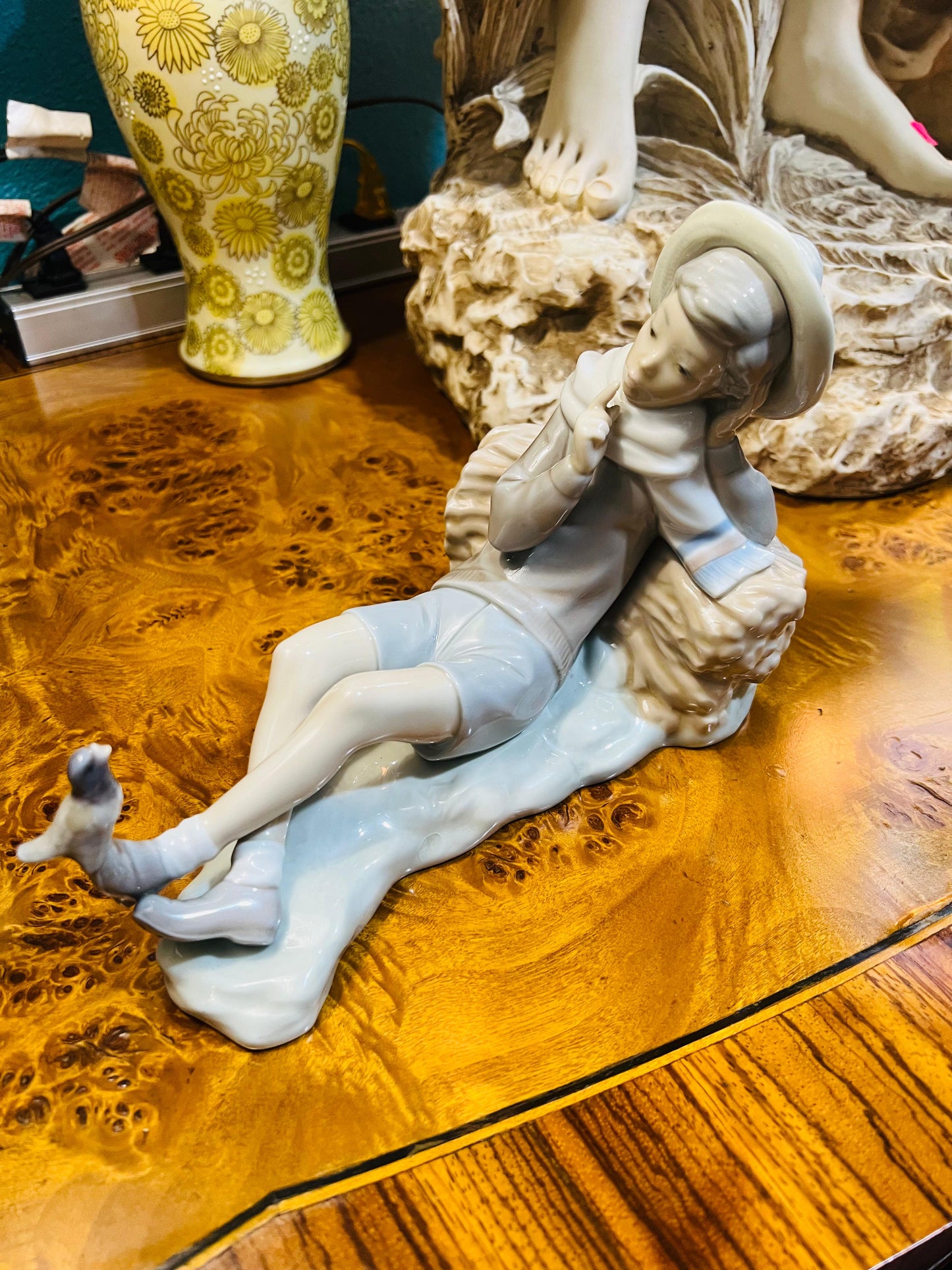 🌟 Escultura de Porcelana Fina - Pastorcito Con Pajaro Lladro #4730, Emision 1970 🕊️✨