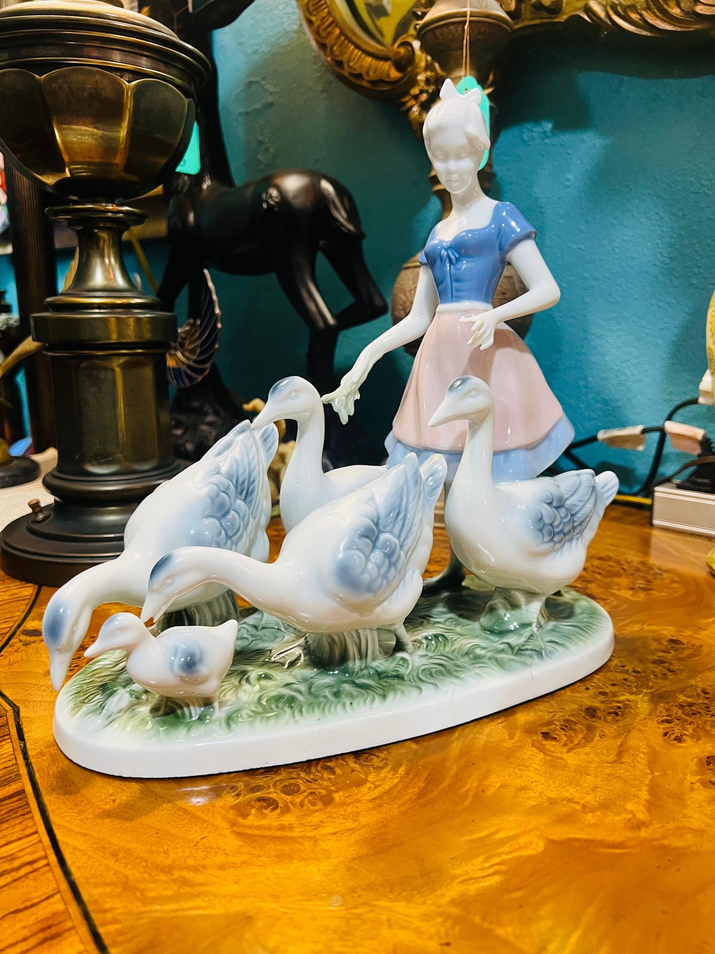 🪶Woman with Geese, Fine Porcelain🎨Year of Issue: Vintage 1960📅🪶