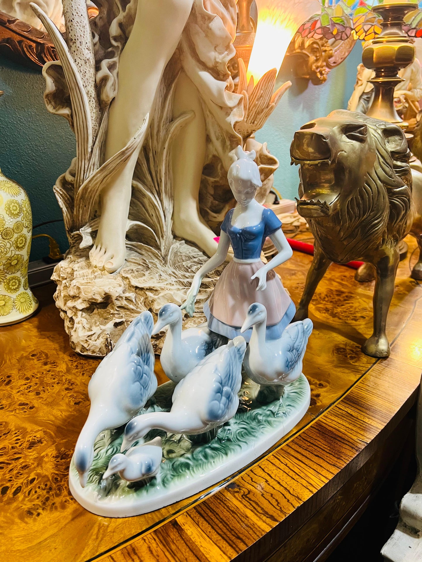 🪶Woman with Geese, Fine Porcelain🎨Year of Issue: Vintage 1960📅🪶