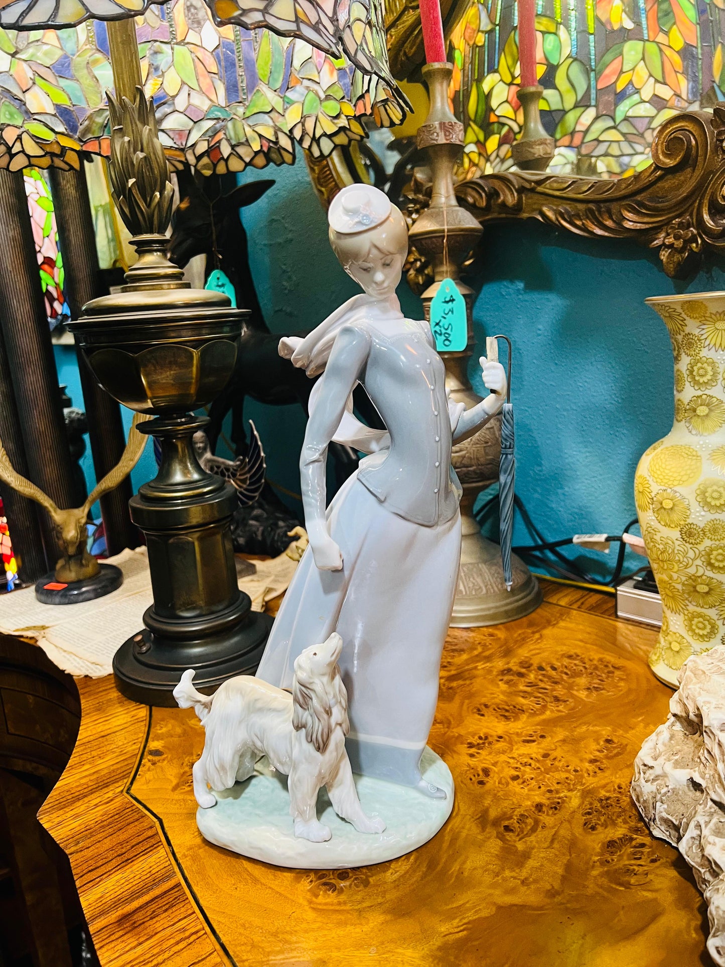 🌸Dama con chal, Lladro 8679, Emision 2014🌸