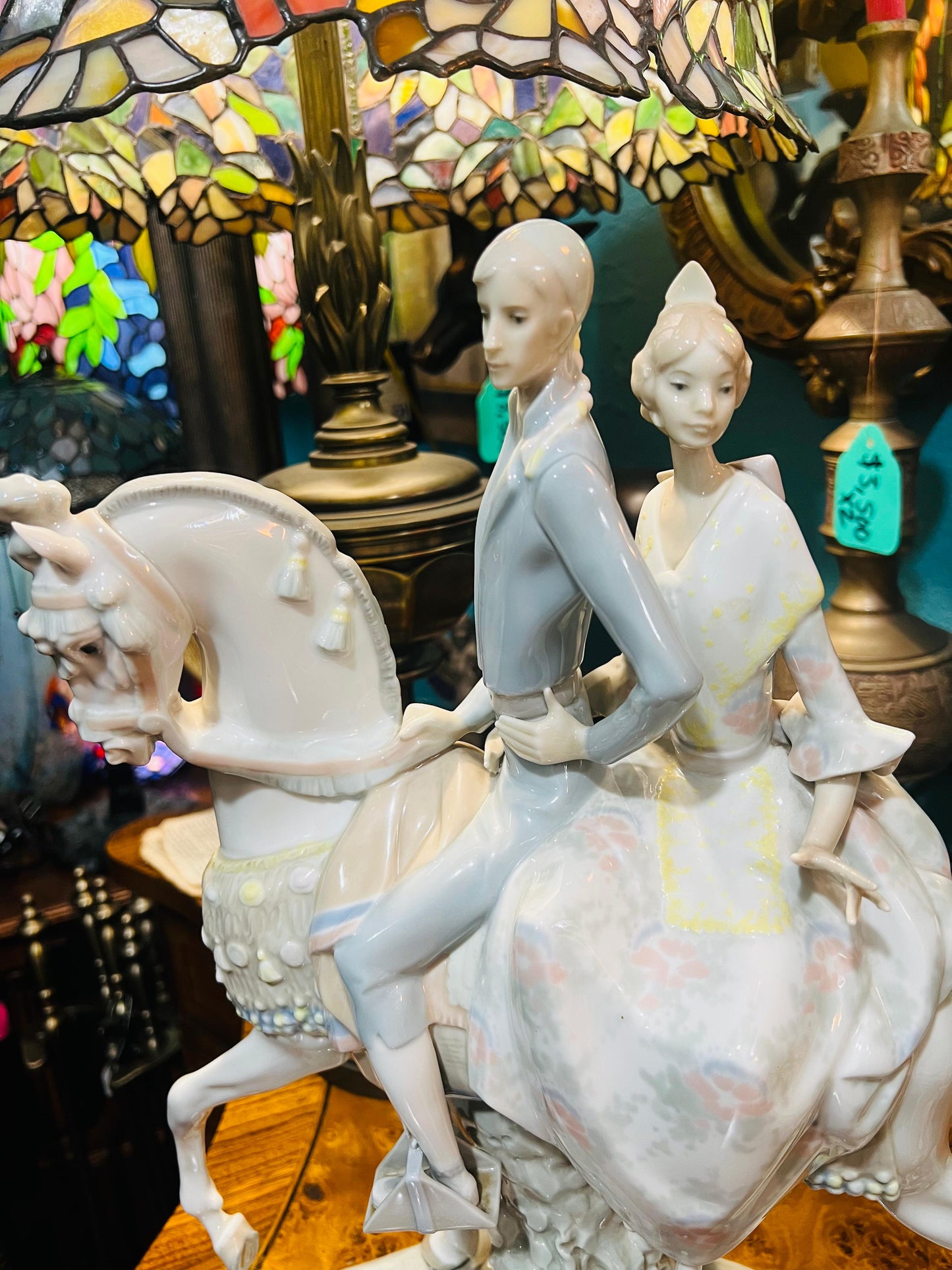 🌟 Lladro Fine Porcelain Sculpture 4648 - Valencianos Group, year of issue 1969 🕊️✨