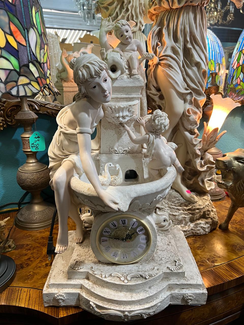 💎¡Fuente Decorativa de Escultura Clásica en Venta! 🌟