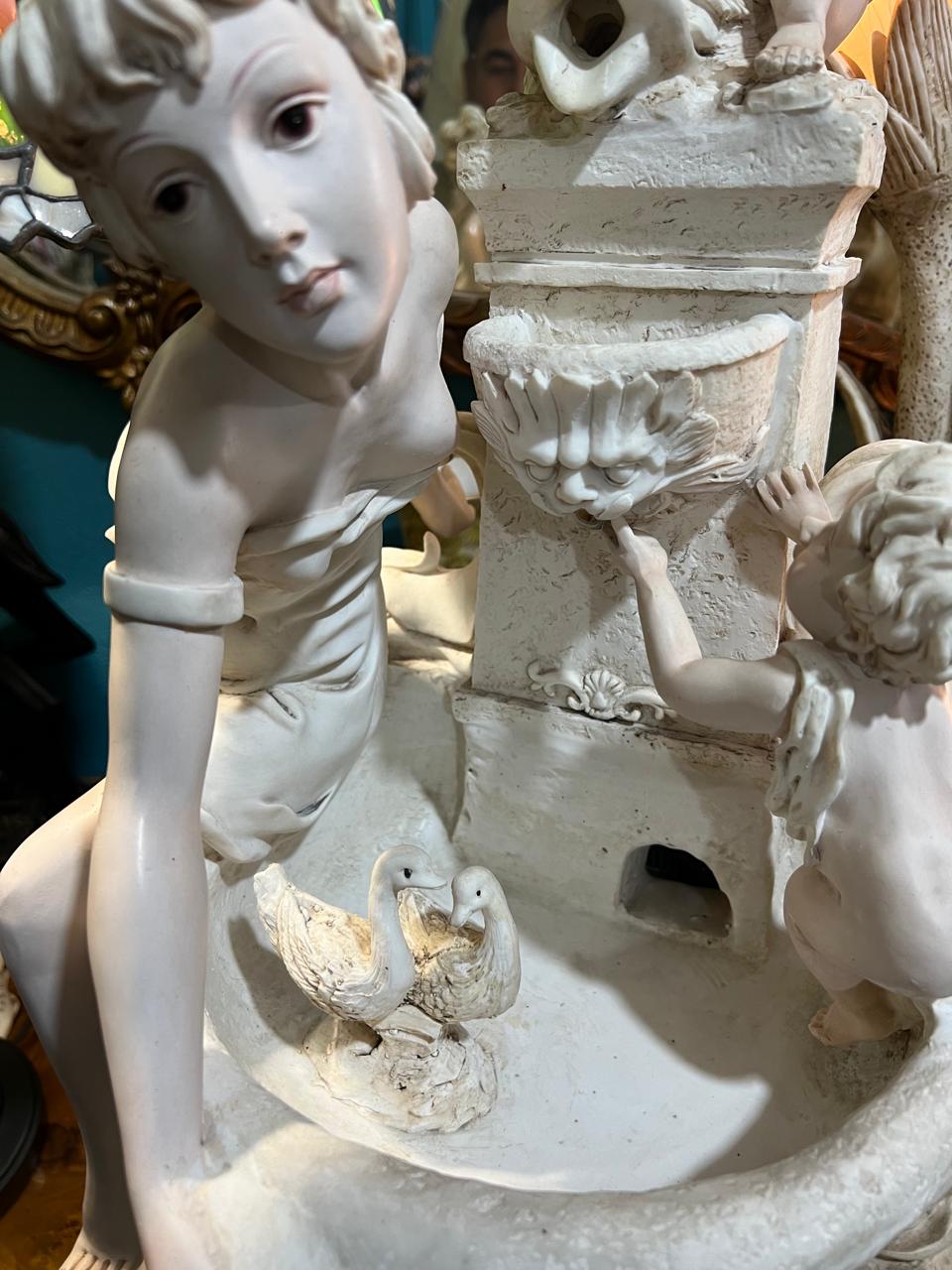 💎¡Fuente Decorativa de Escultura Clásica en Venta! 🌟