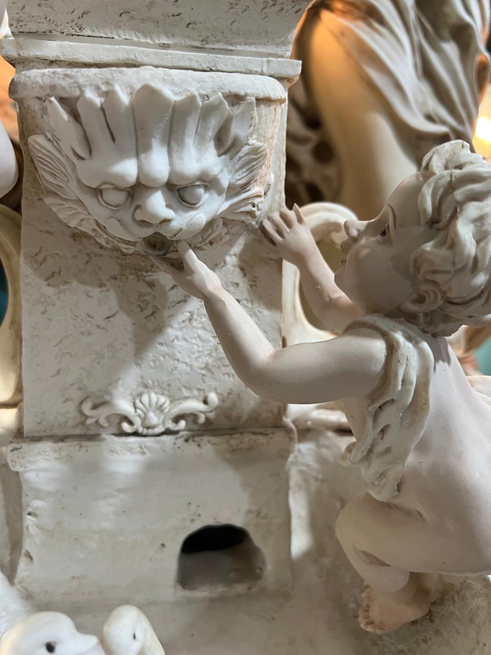💎¡Fuente Decorativa de Escultura Clásica en Venta! 🌟