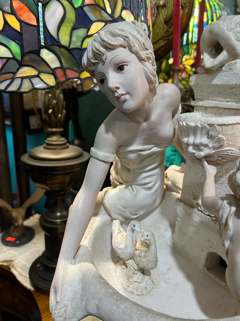 💎¡Fuente Decorativa de Escultura Clásica en Venta! 🌟