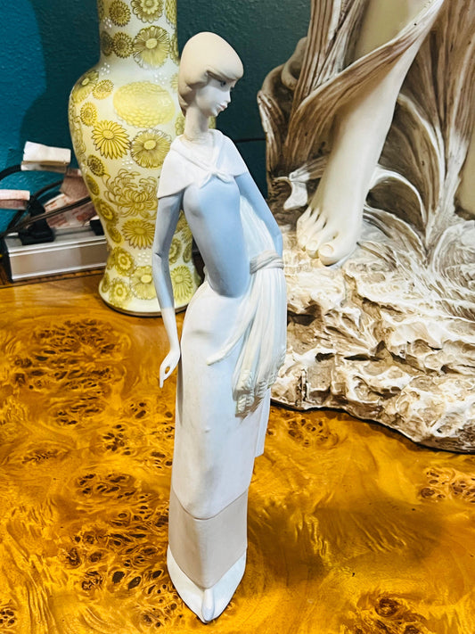 🌾Porcelain Figure of a Woman with Wheat for Sale🌾