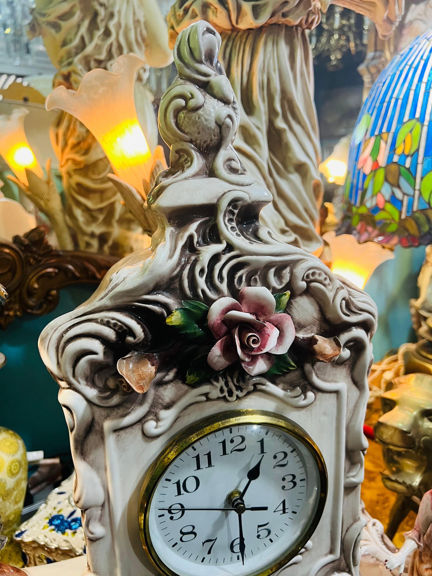 🕰️✨Reloj Capo Del Monte con Detalles Florales del Siglo XIX ✨🕰️