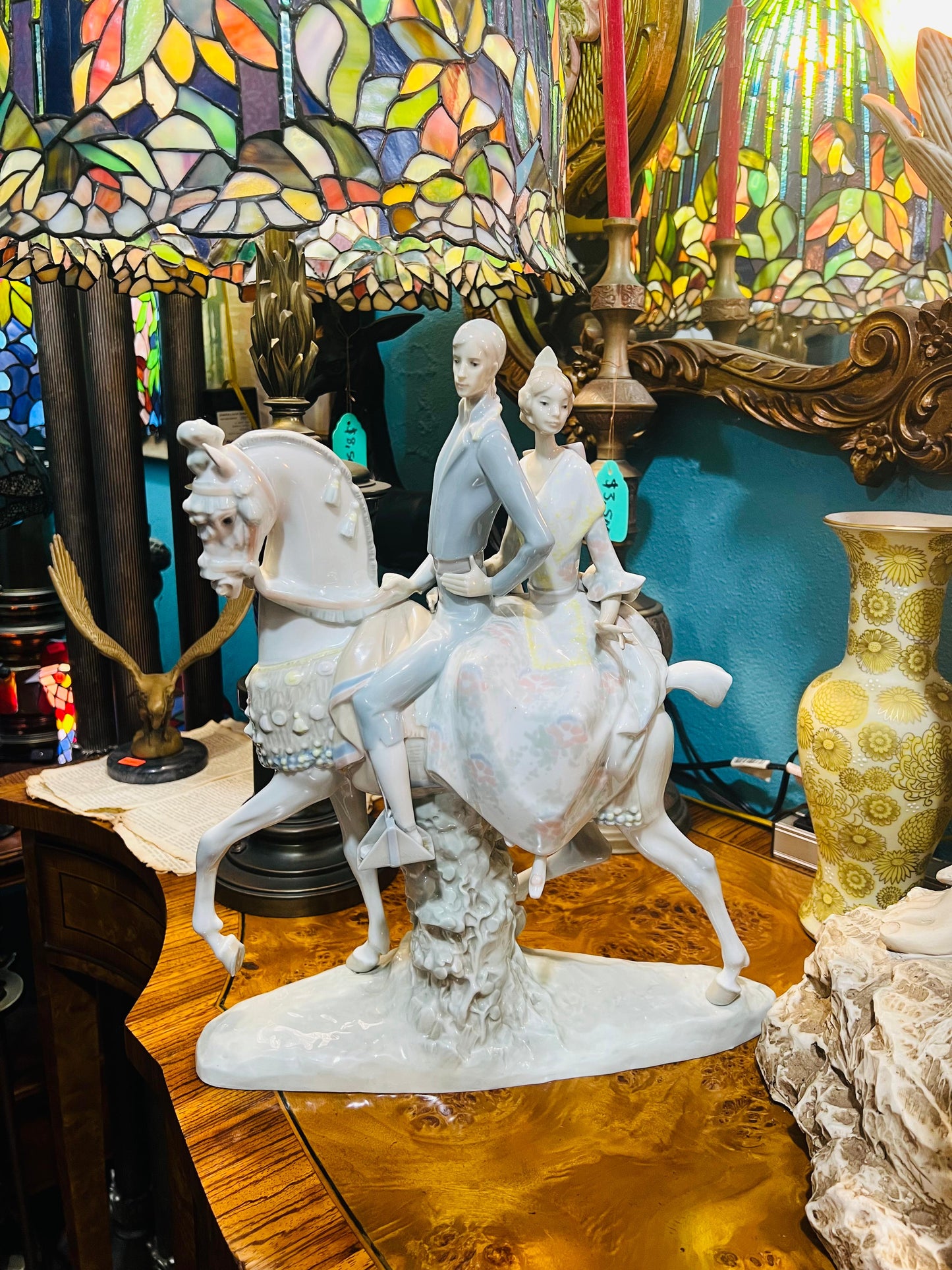 🌟 Lladro Fine Porcelain Sculpture 4648 - Valencianos Group, year of issue 1969 🕊️✨
