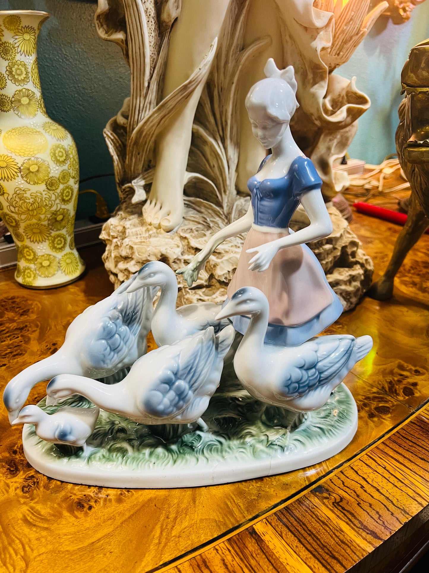 🪶Woman with Geese, Fine Porcelain🎨Year of Issue: Vintage 1960📅🪶