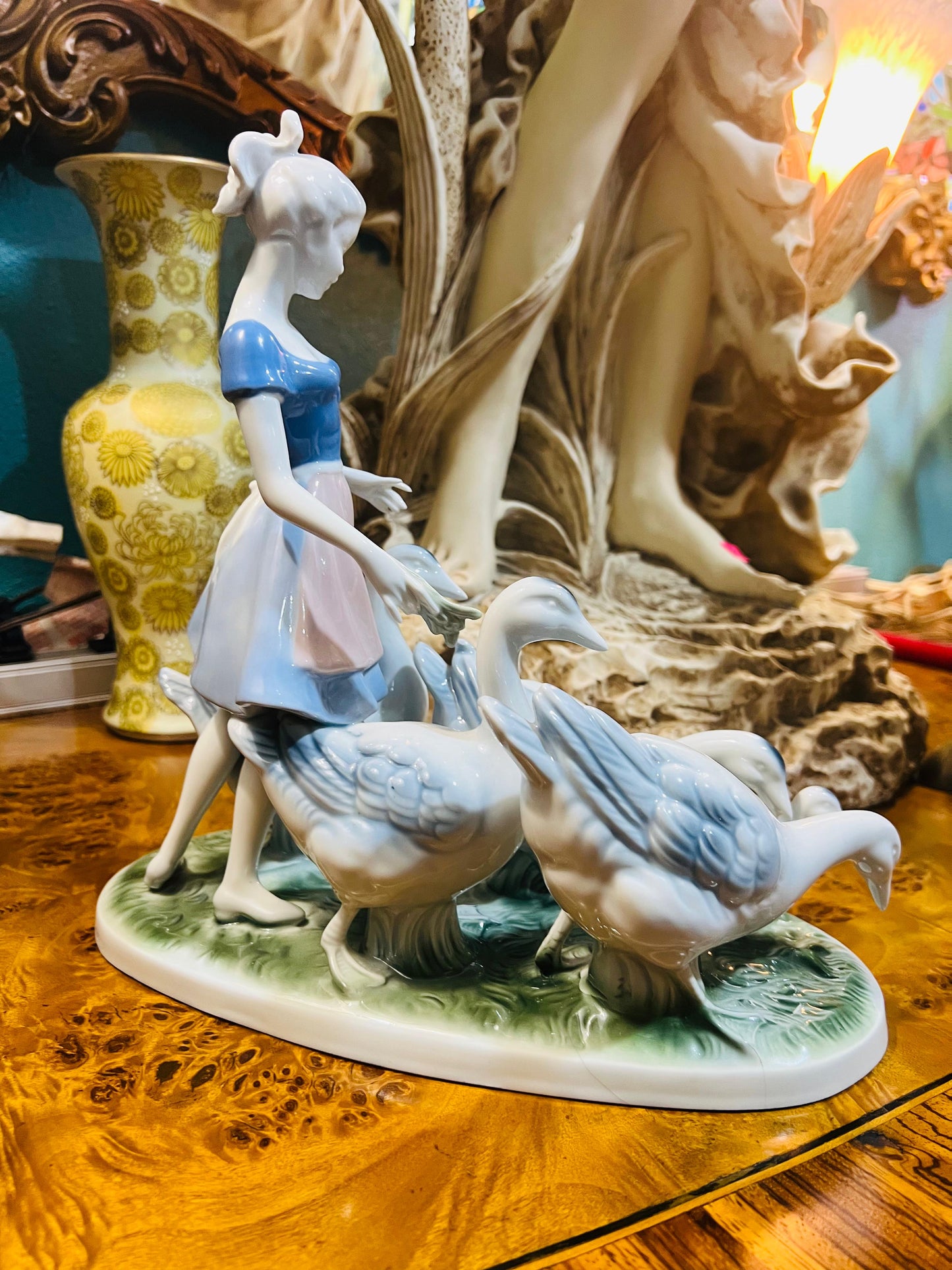 🪶Woman with Geese, Fine Porcelain🎨Year of Issue: Vintage 1960📅🪶