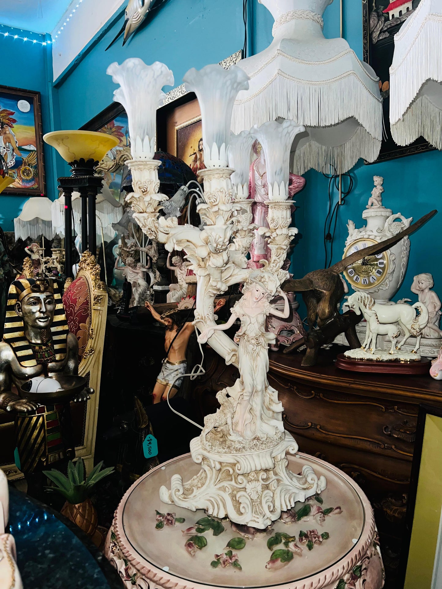 🌟🔮 Lámpara Vintage De Escultura de Mujer con 5 Pantallas de Crystal de Tulipanes Blancos 🔮🌟