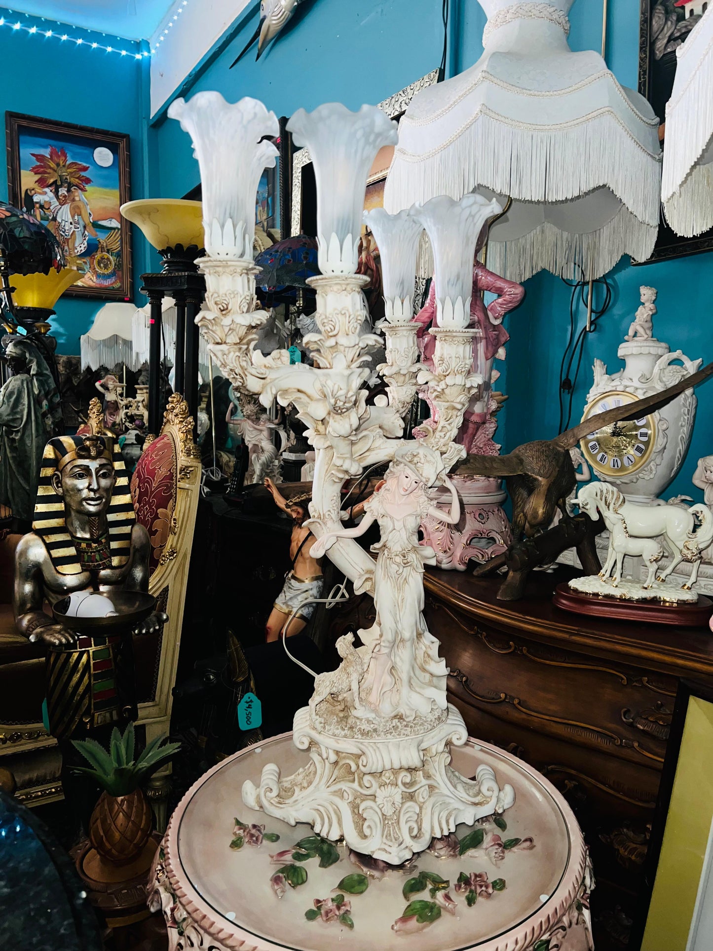 🌟🔮 Lámpara Vintage De Escultura de Mujer con 5 Pantallas de Crystal de Tulipanes Blancos 🔮🌟