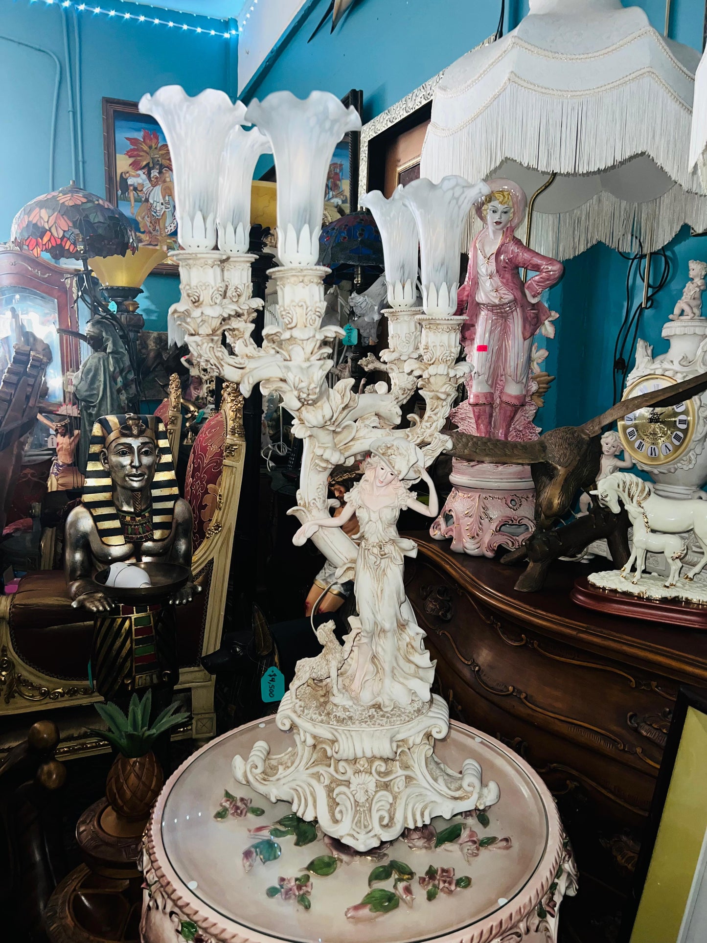 🌟🔮 Lámpara Vintage De Escultura de Mujer con 5 Pantallas de Crystal de Tulipanes Blancos 🔮🌟