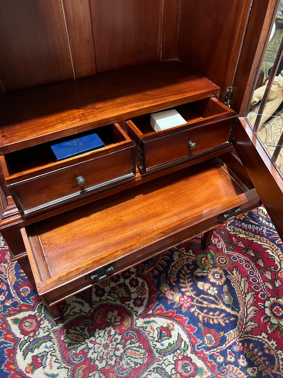 📜🏛️ 📜Butler's Heritage Collection Mahogany Display Cabinet📜🏛️ 📜