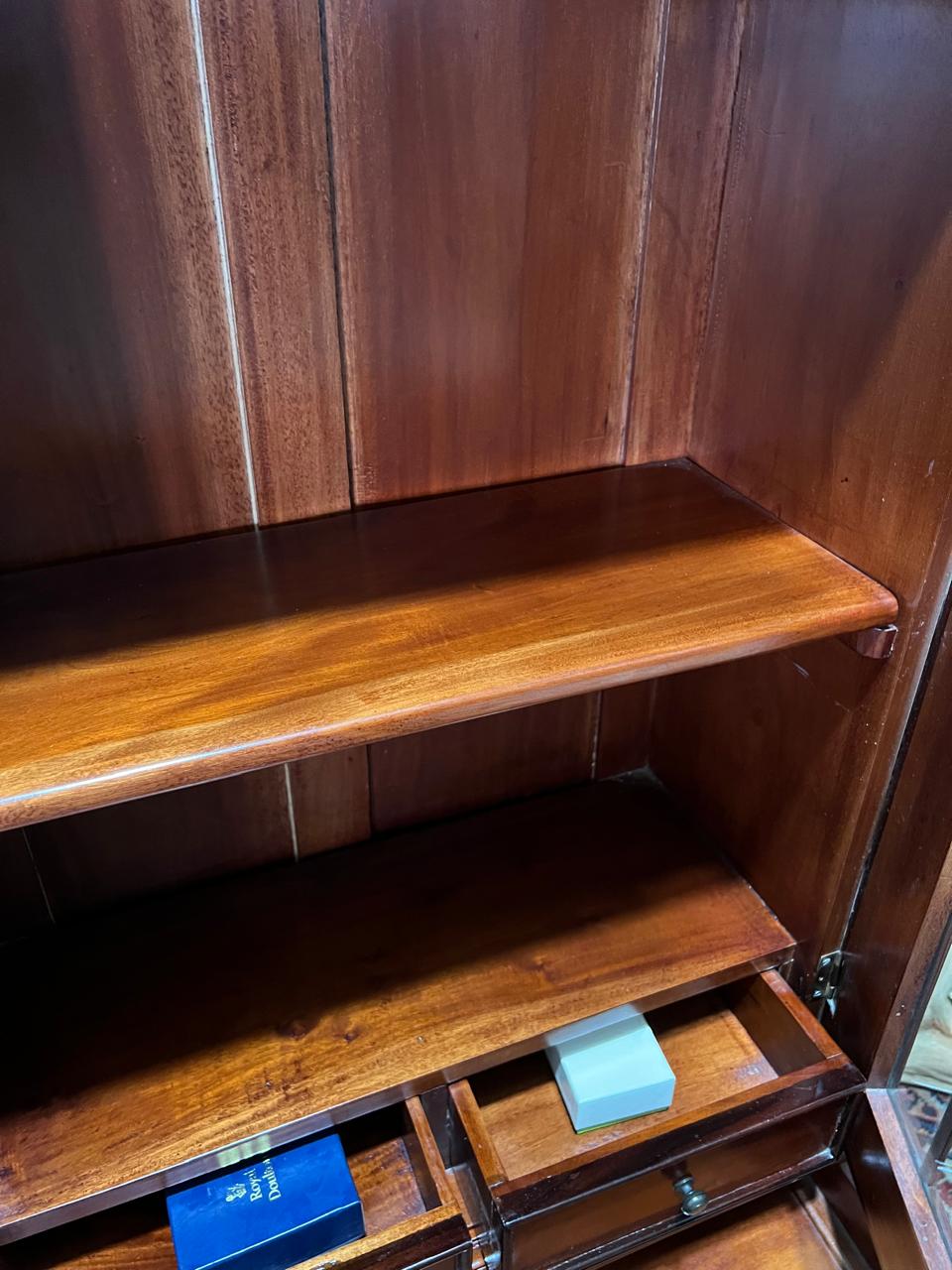📜🏛️ 📜Butler's Heritage Collection Mahogany Display Cabinet📜🏛️ 📜