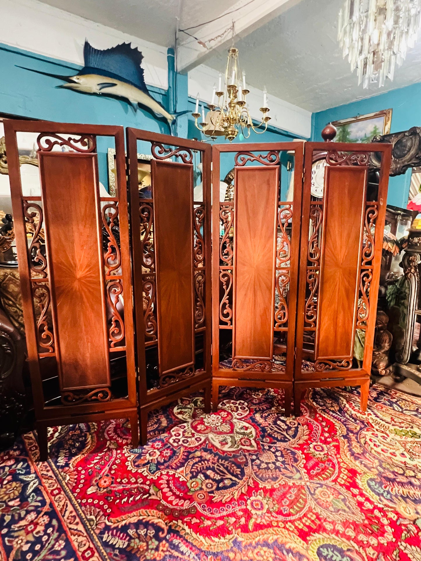 Oriental Screen with Carved Wood Details – Elegance and Style at Rosarito Antiques ✨ 