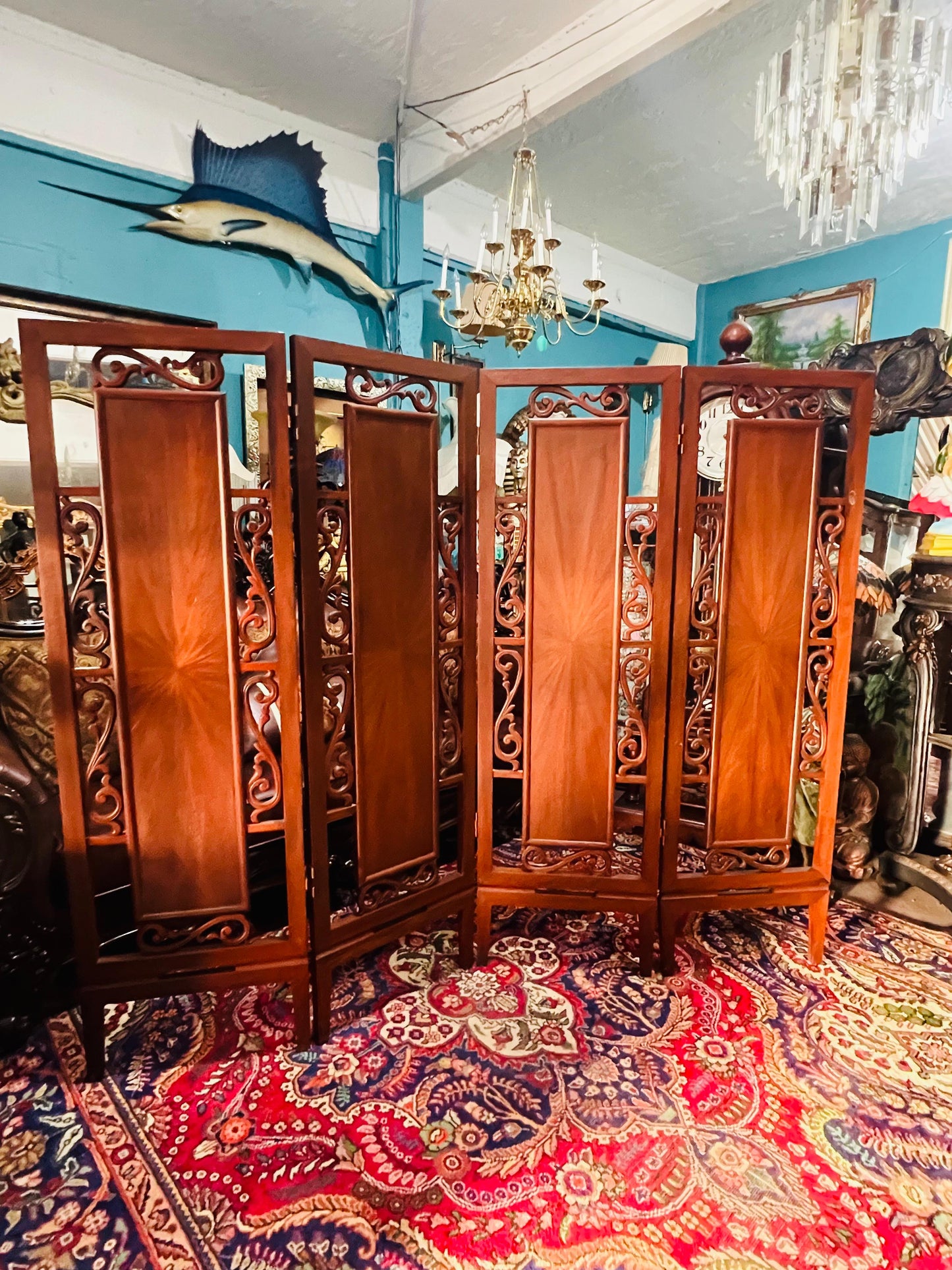 Oriental Screen with Carved Wood Details – Elegance and Style at Rosarito Antiques ✨ 