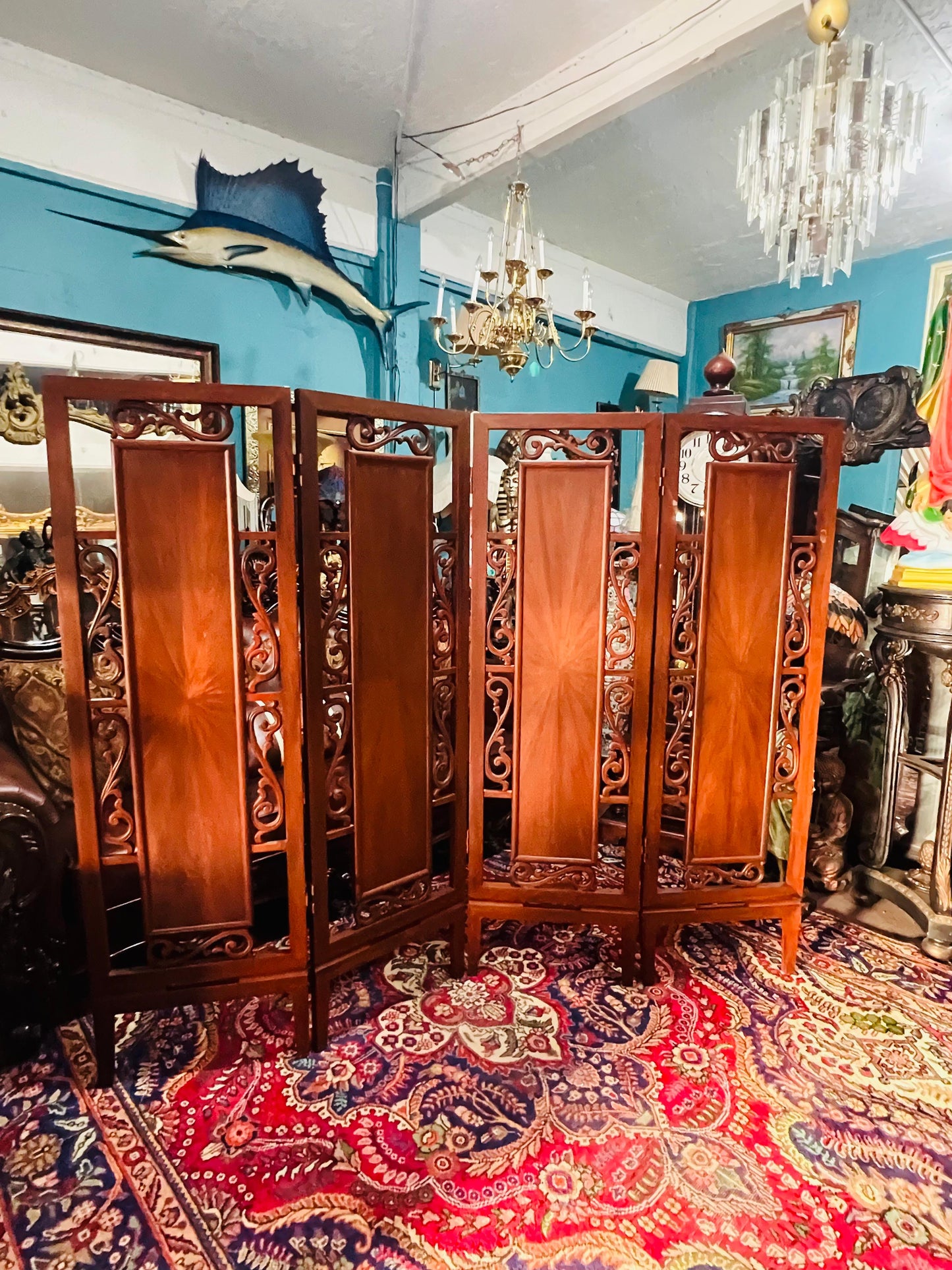 Oriental Screen with Carved Wood Details – Elegance and Style at Rosarito Antiques ✨ 