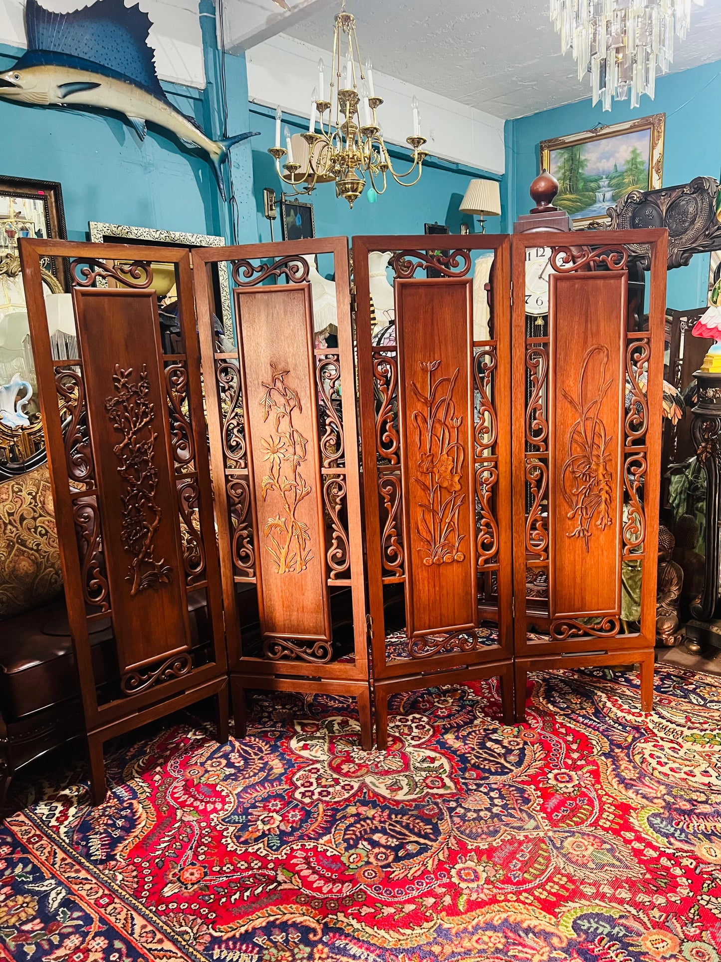Oriental Screen with Carved Wood Details – Elegance and Style at Rosarito Antiques ✨ 