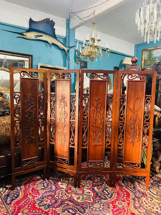 Oriental Screen with Carved Wood Details – Elegance and Style at Rosarito Antiques ✨ 