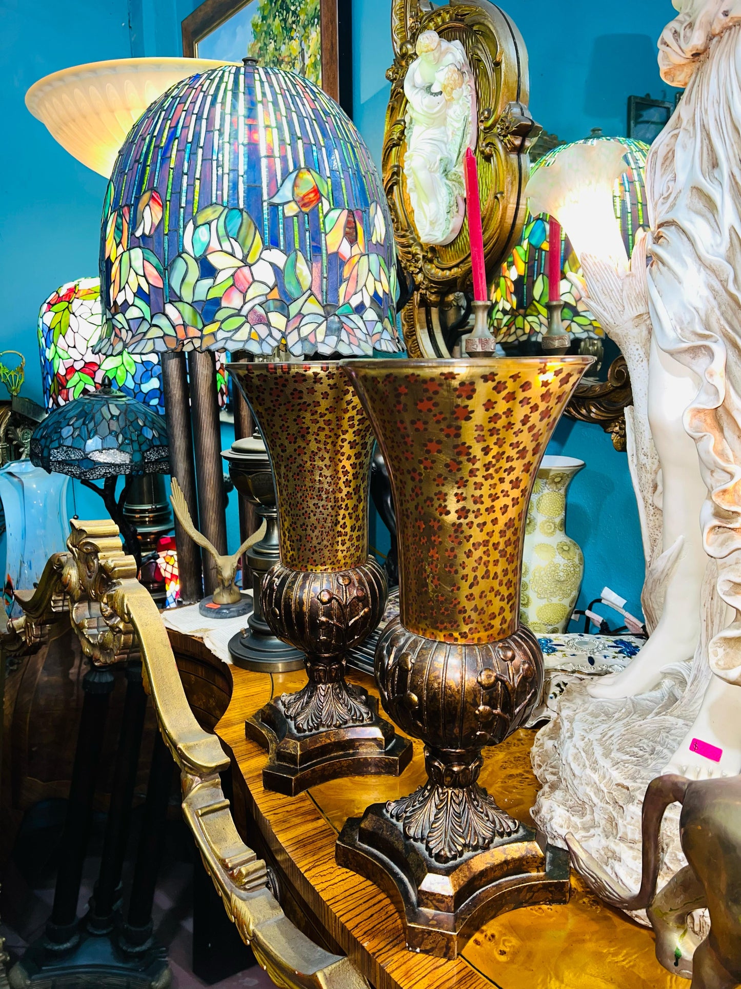 🌟 Elegant pair of decorative vases! 🌟
