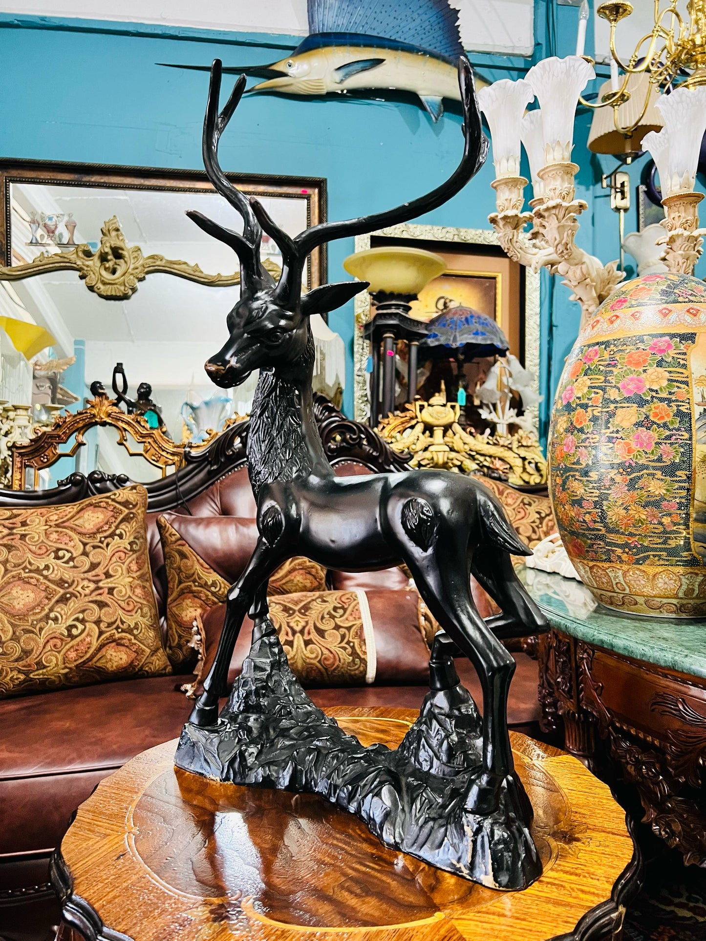 🦌 Escultura de Venado en Bronce Sólido – Majestuoso y Elegante🦌