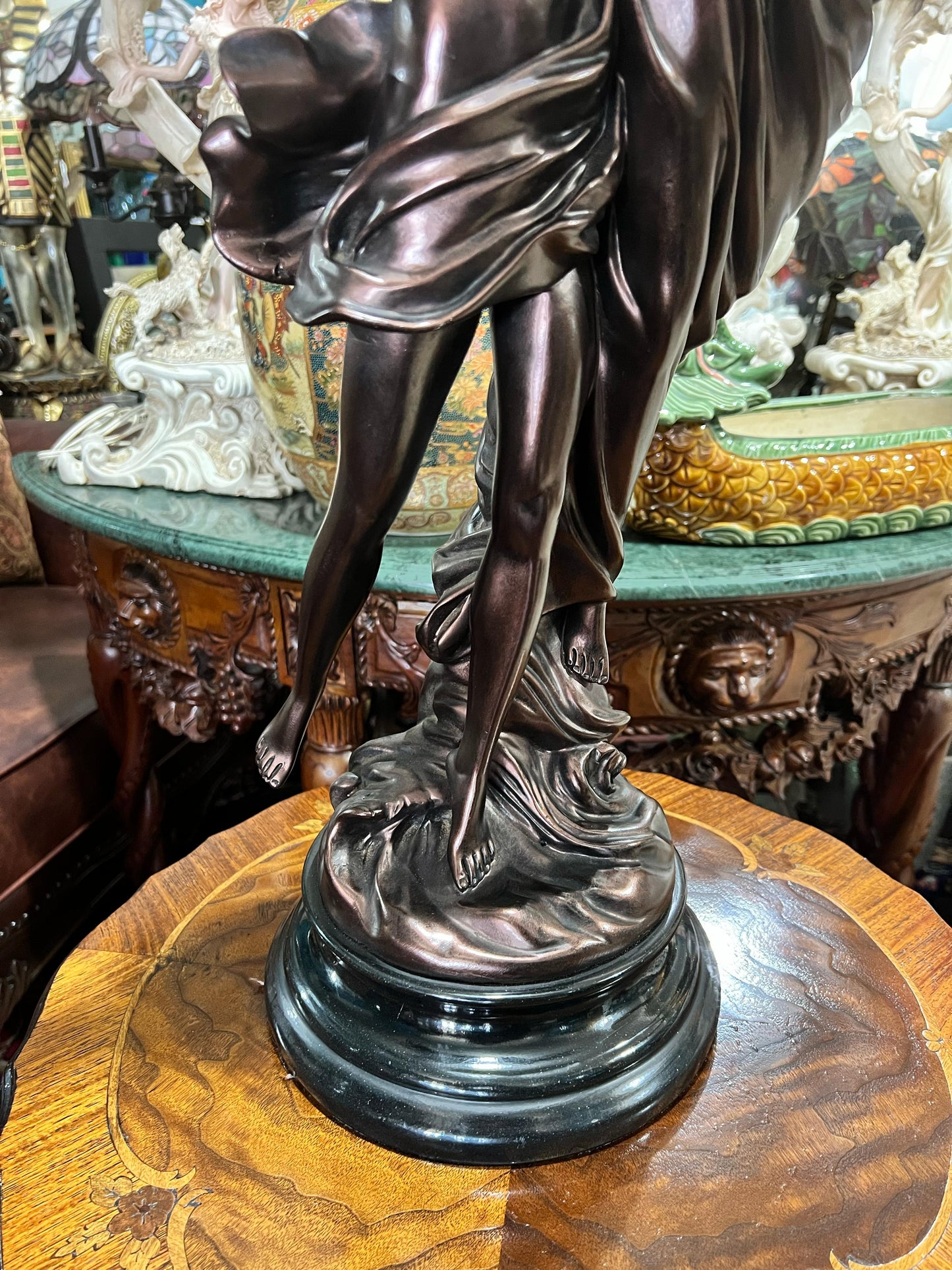 🌩️ "La Tempestad" – Una Escultura que Captura la Pasión y la Devoción Atemporal 💥