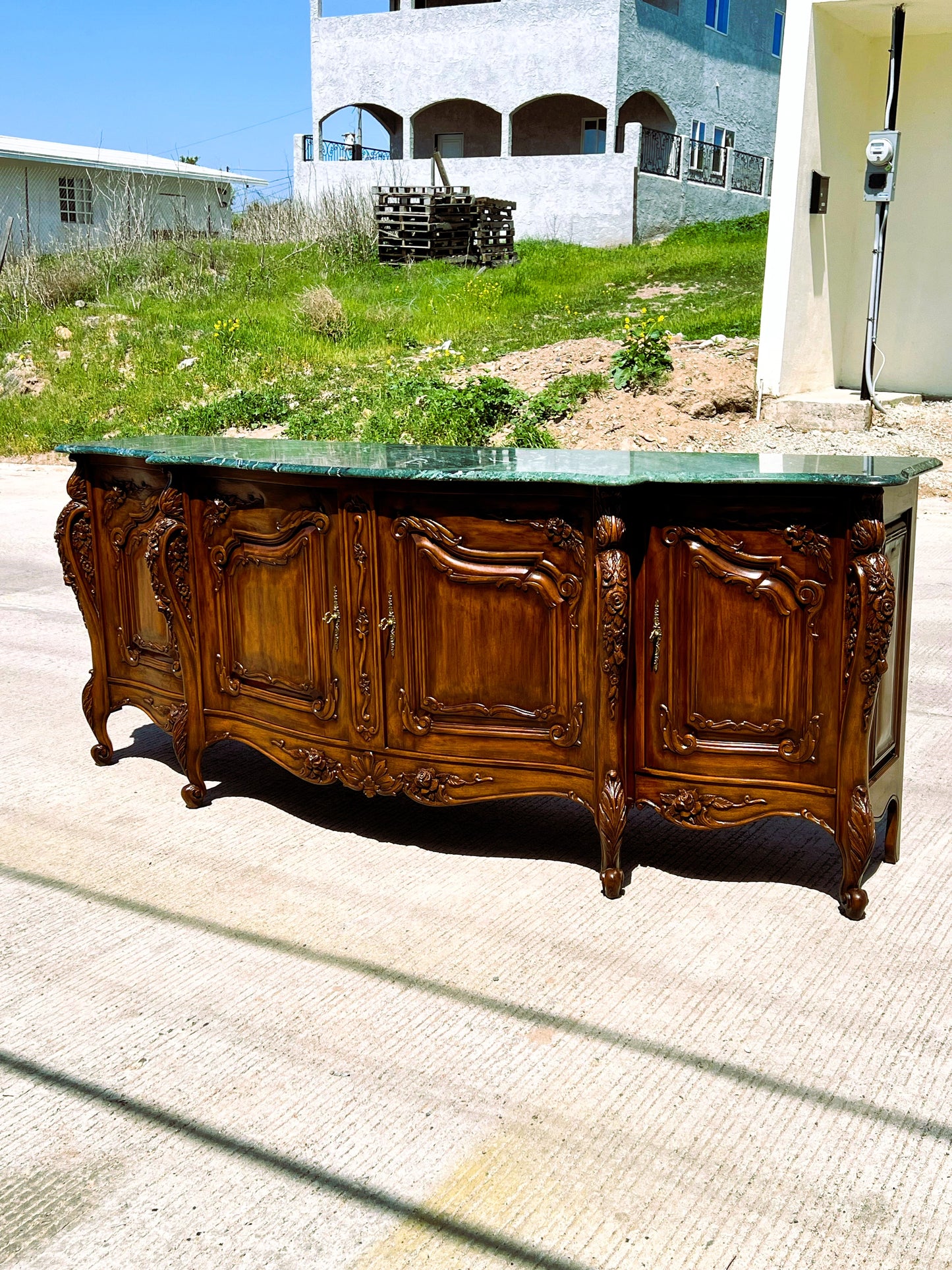 🌟Universal Furniture Walnut Buffet🌟 