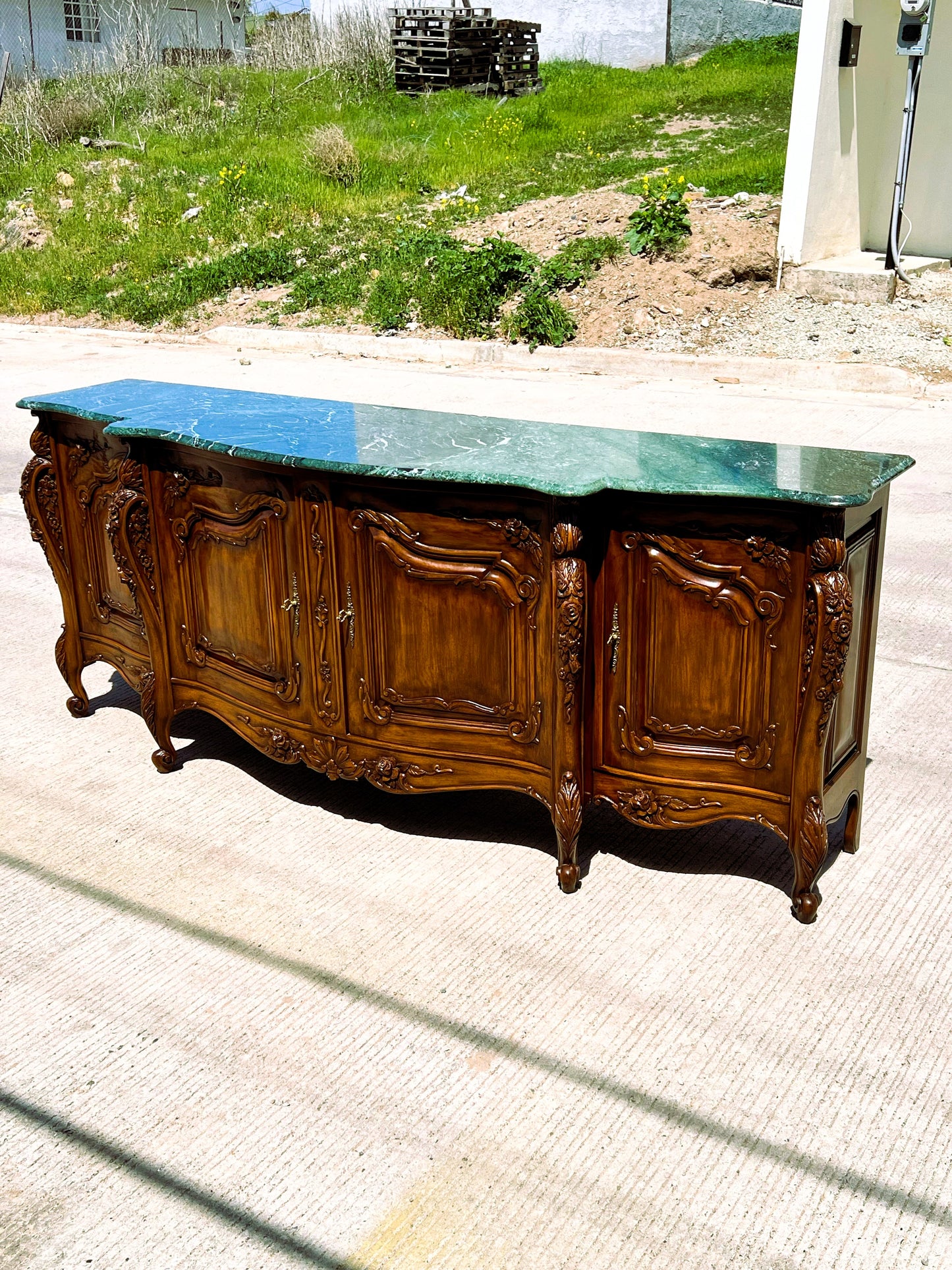 🌟Universal Furniture Walnut Buffet🌟 