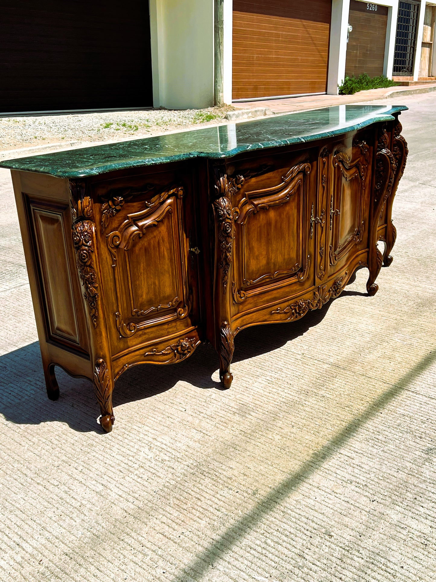 🌟Universal Furniture Walnut Buffet🌟 