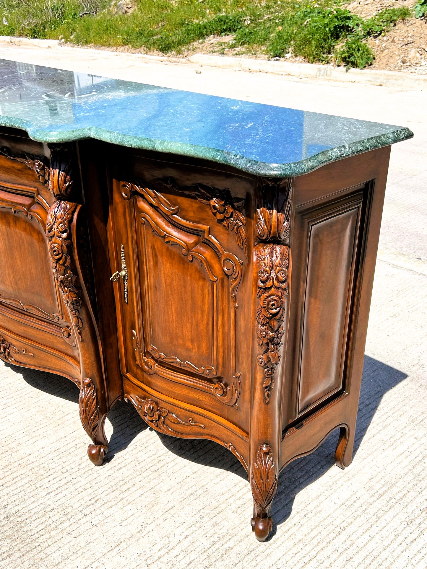 🌟Universal Furniture Walnut Buffet🌟 