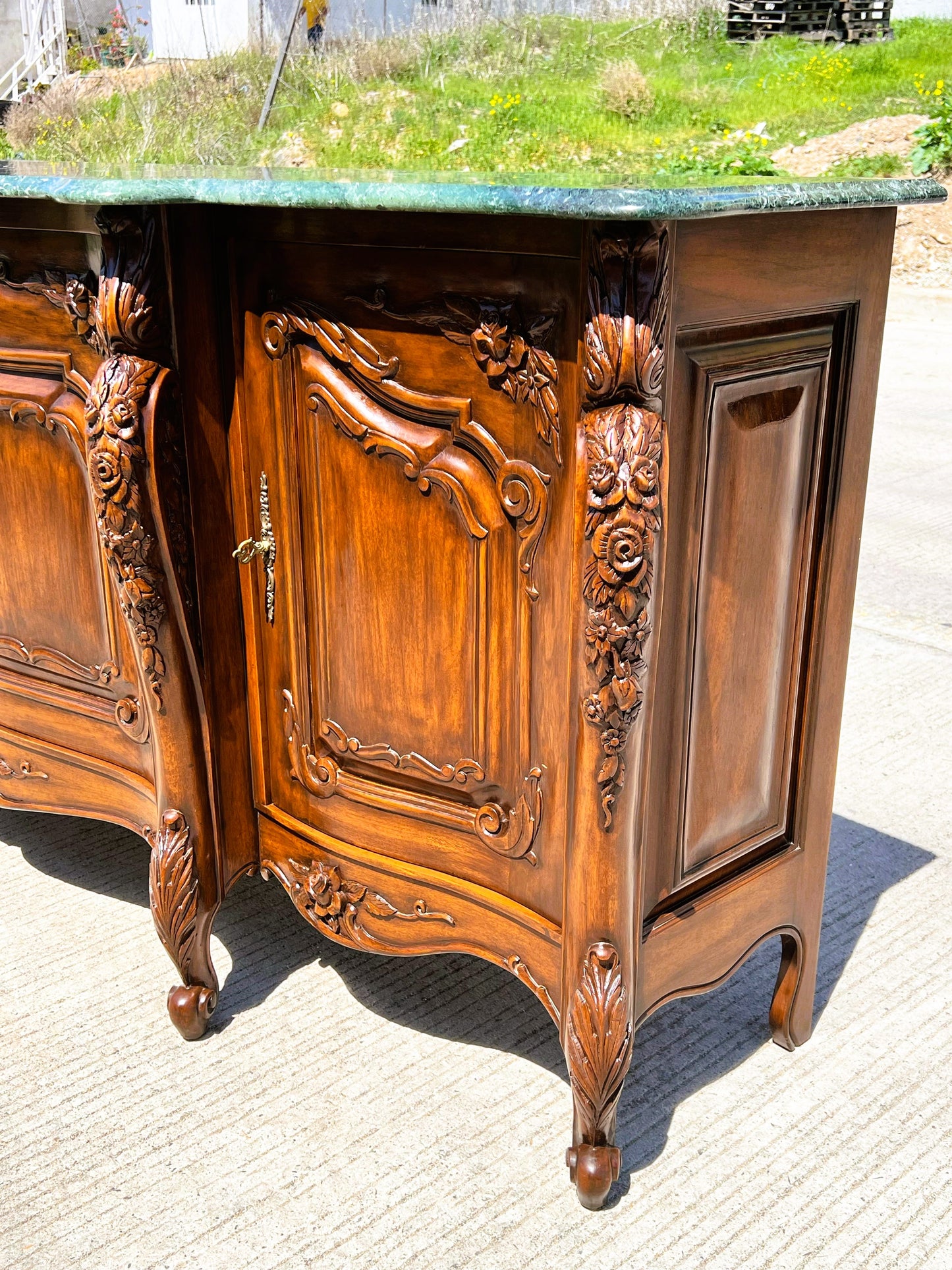 🌟Universal Furniture Walnut Buffet🌟 