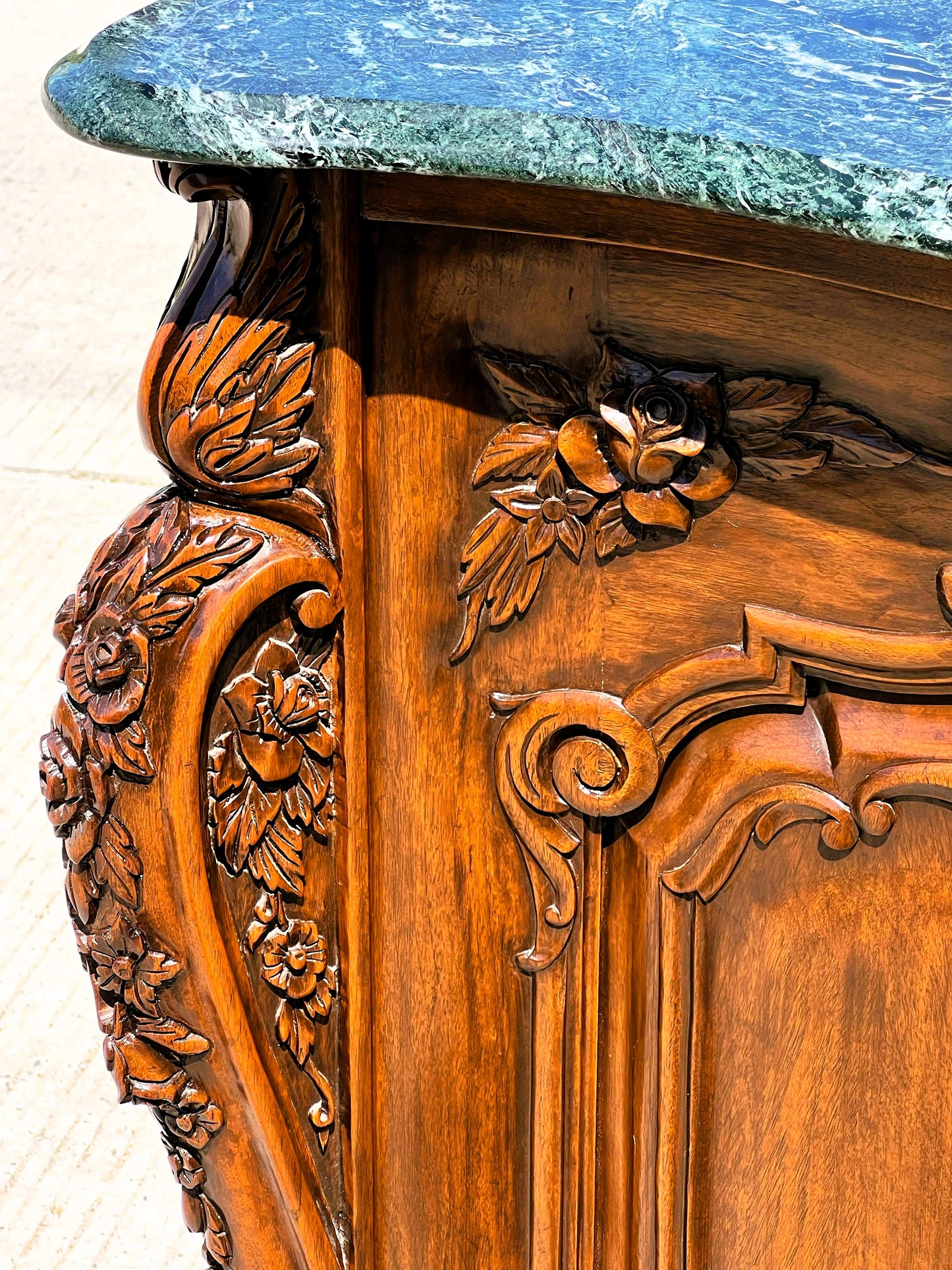 🌟Universal Furniture Walnut Buffet🌟 