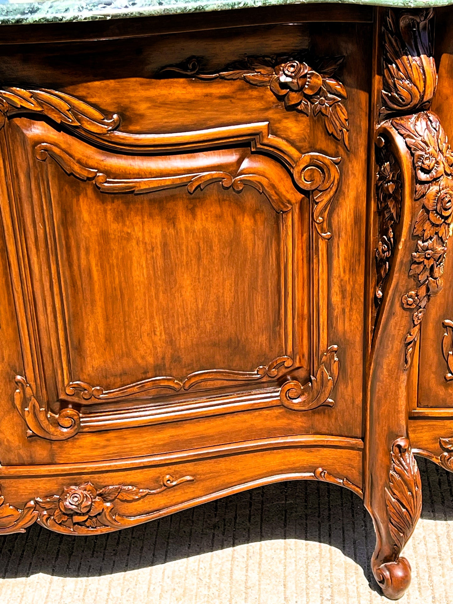 🌟Universal Furniture Walnut Buffet🌟 