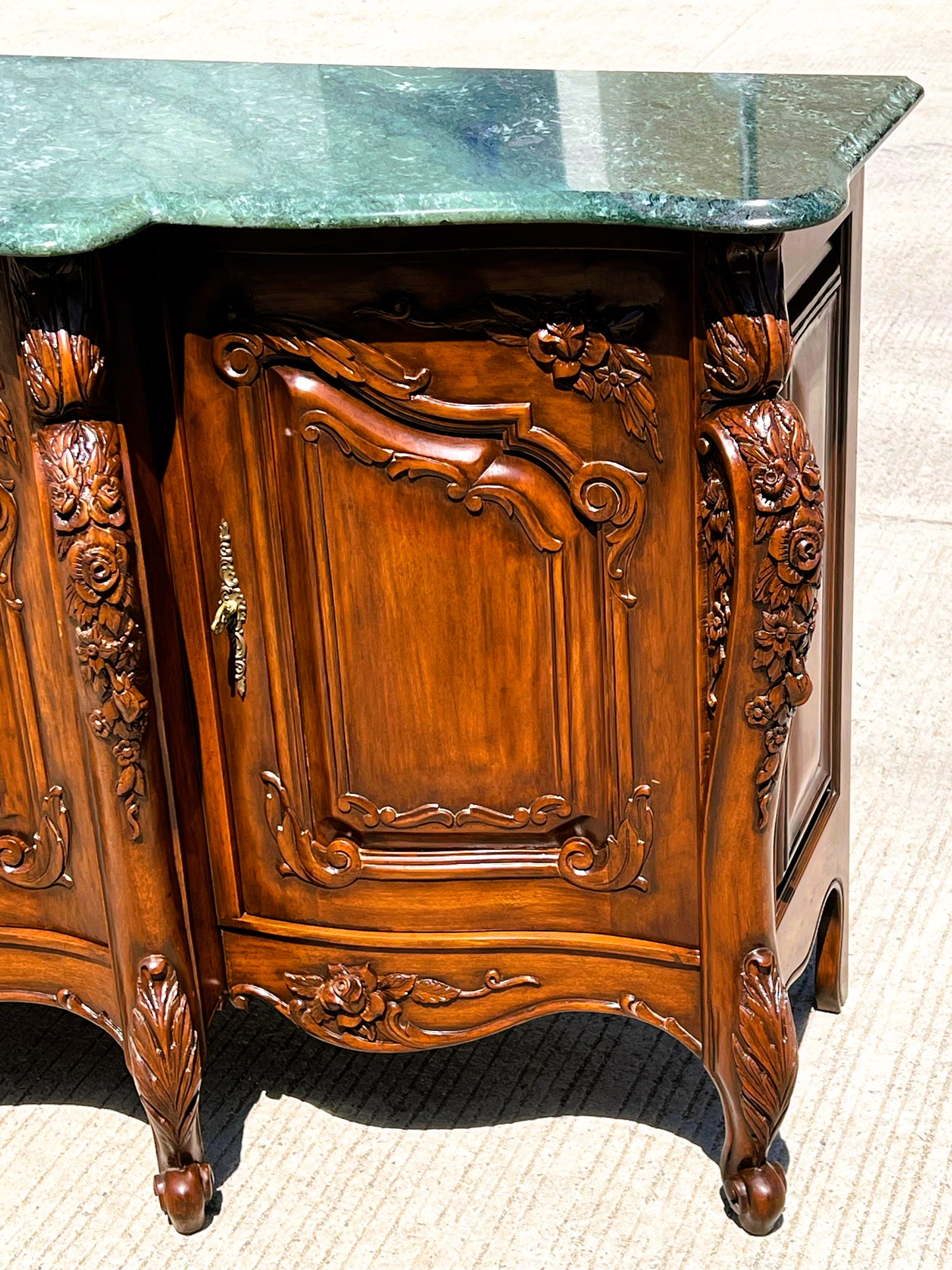 🌟Universal Furniture Walnut Buffet🌟 