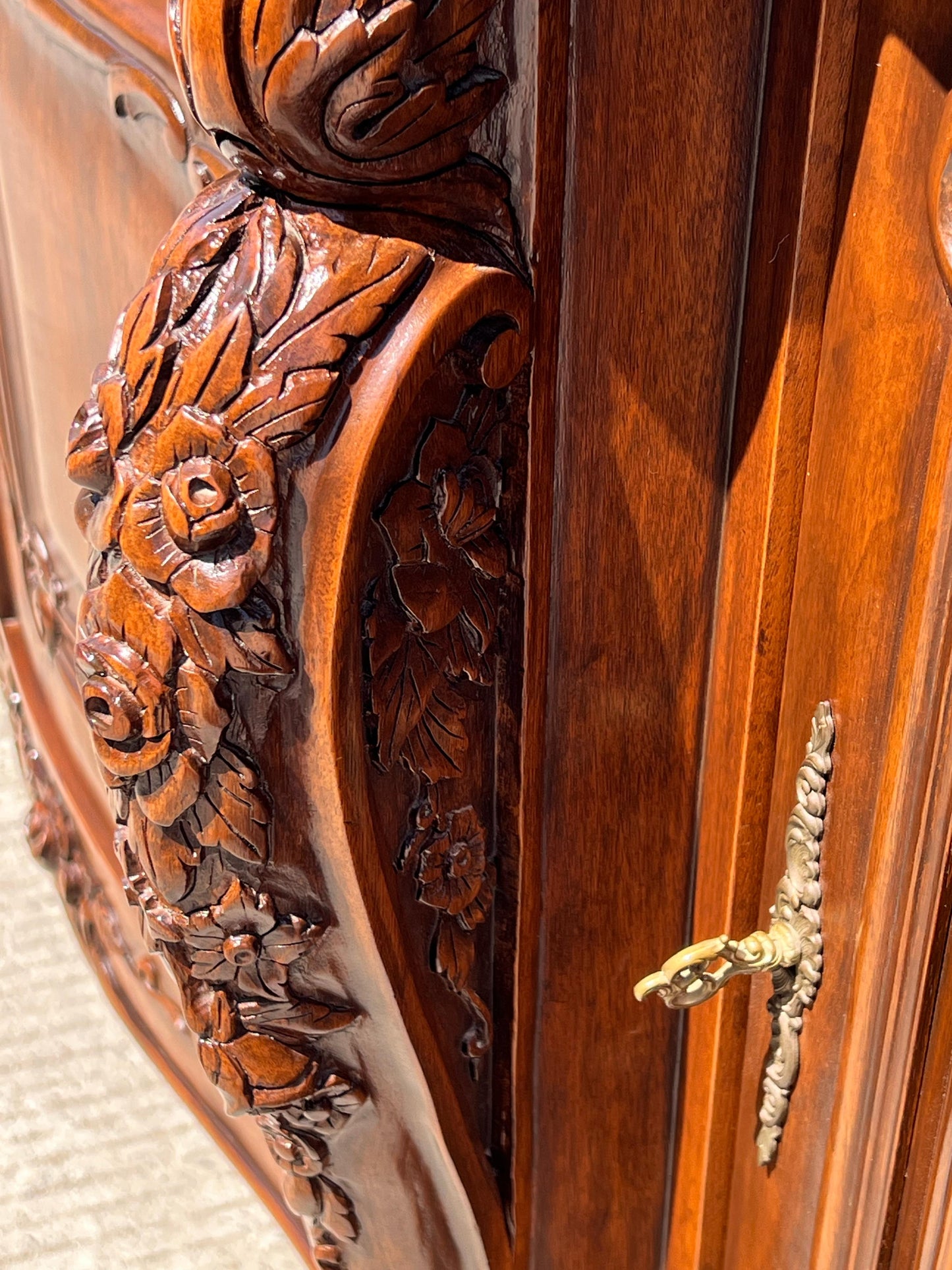 🌟Universal Furniture Walnut Buffet🌟 
