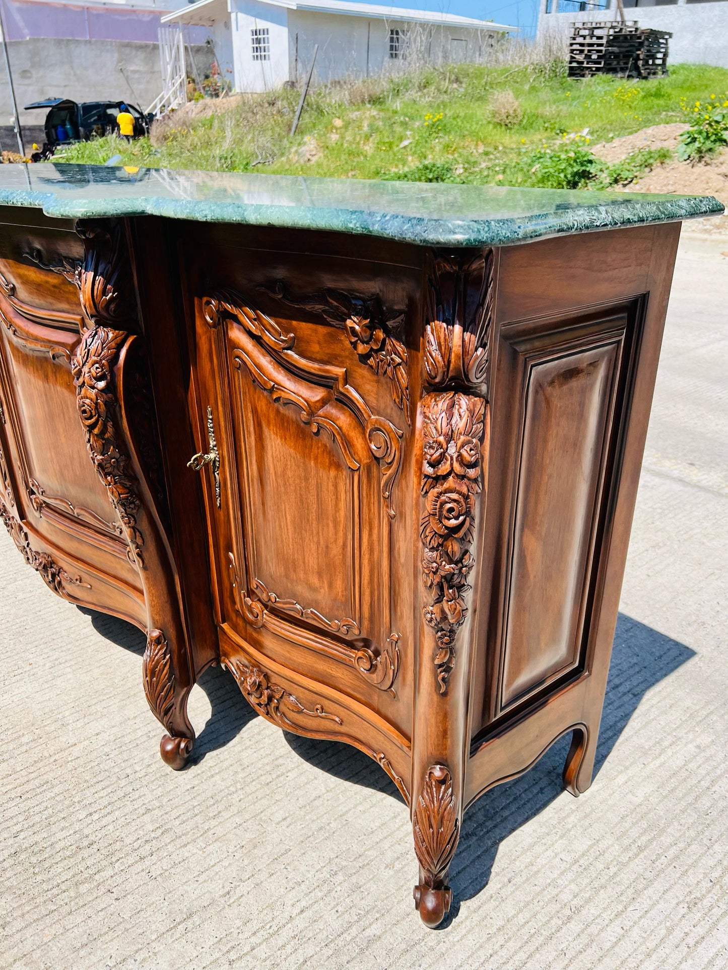 🌟Universal Furniture Walnut Buffet🌟 